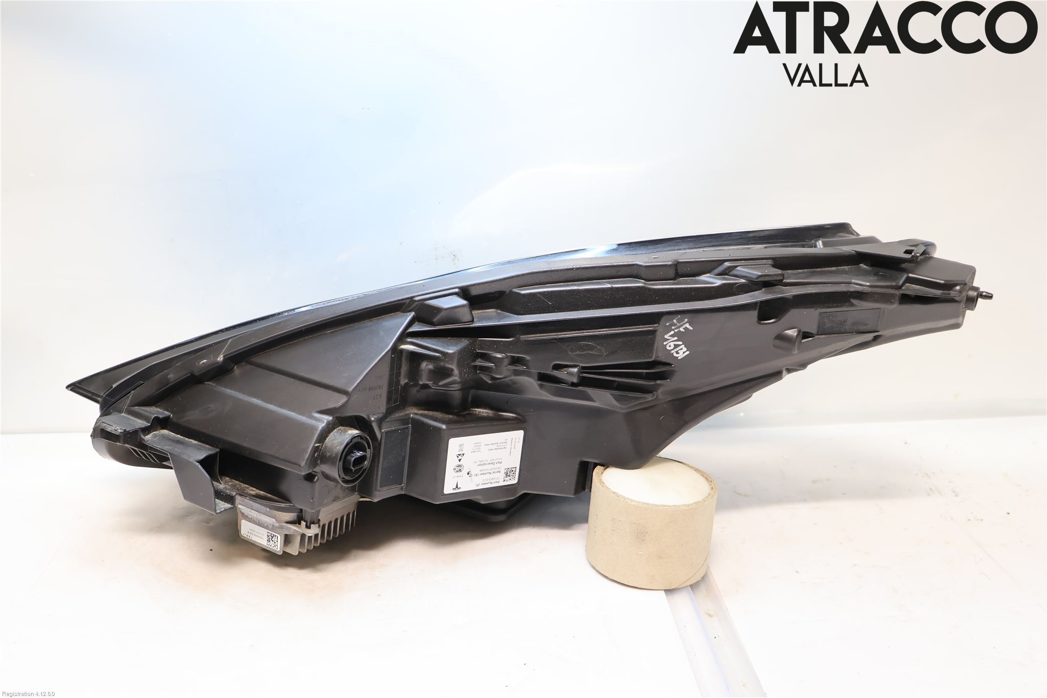 Tesla MODEL Y 21- Strålkastare Höger