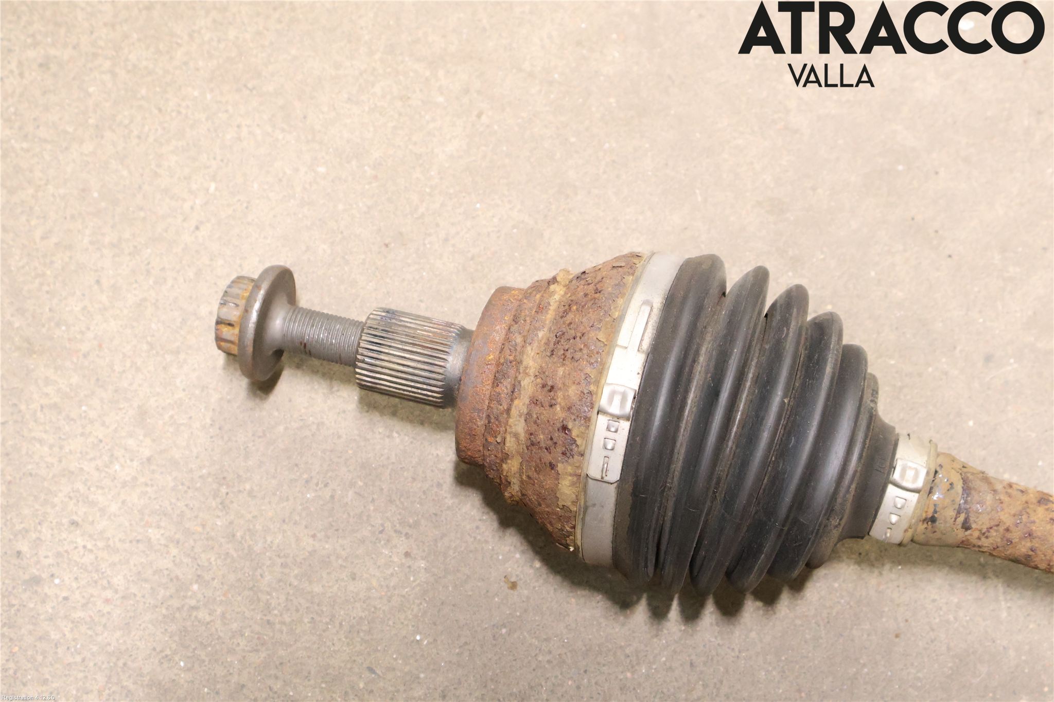 Volkswagen VW PASSAT 15-19 Drivaxel Fram Höger