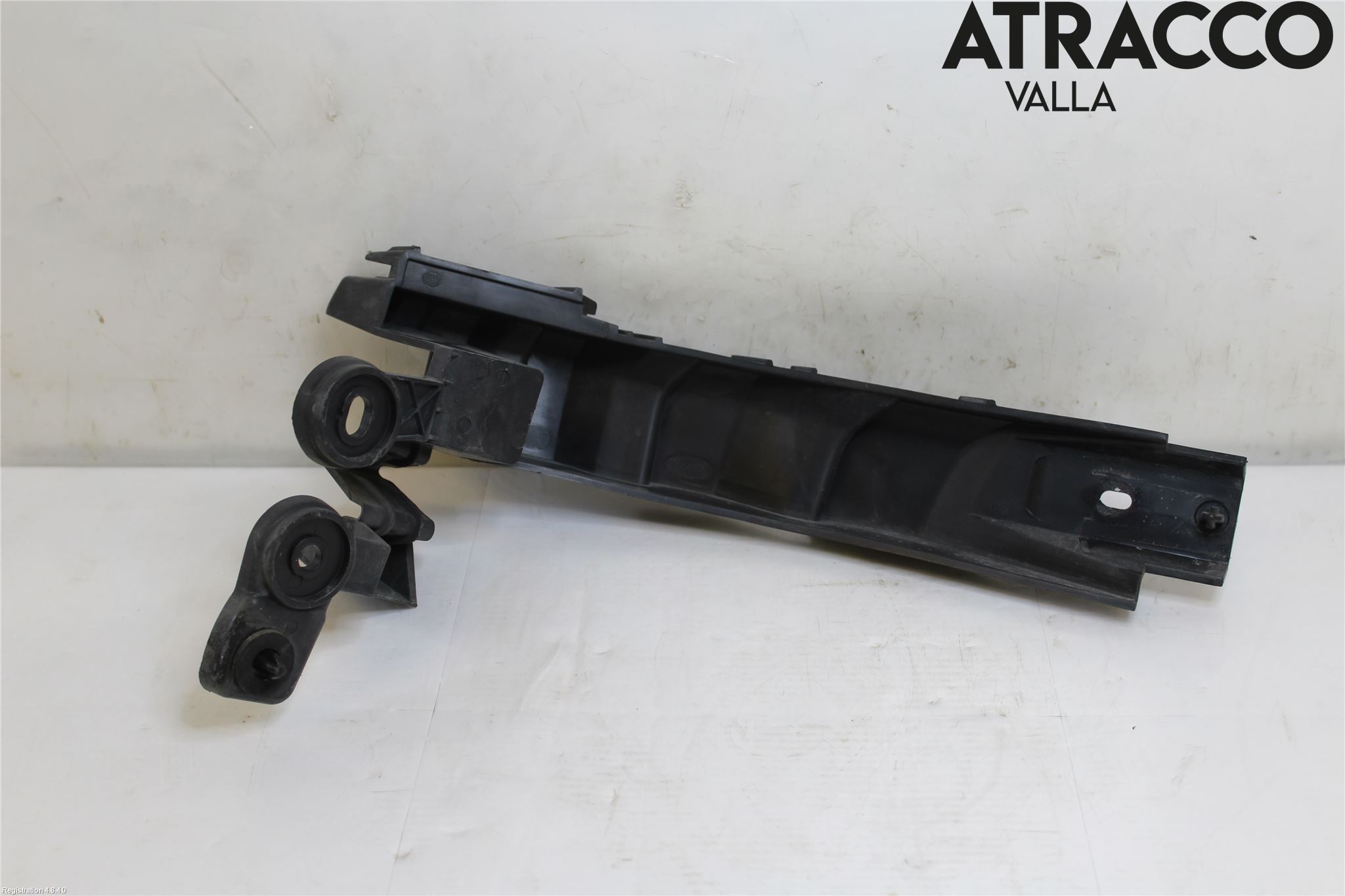 Jaguar F-PACE Stötfångarfäste Bak Vä