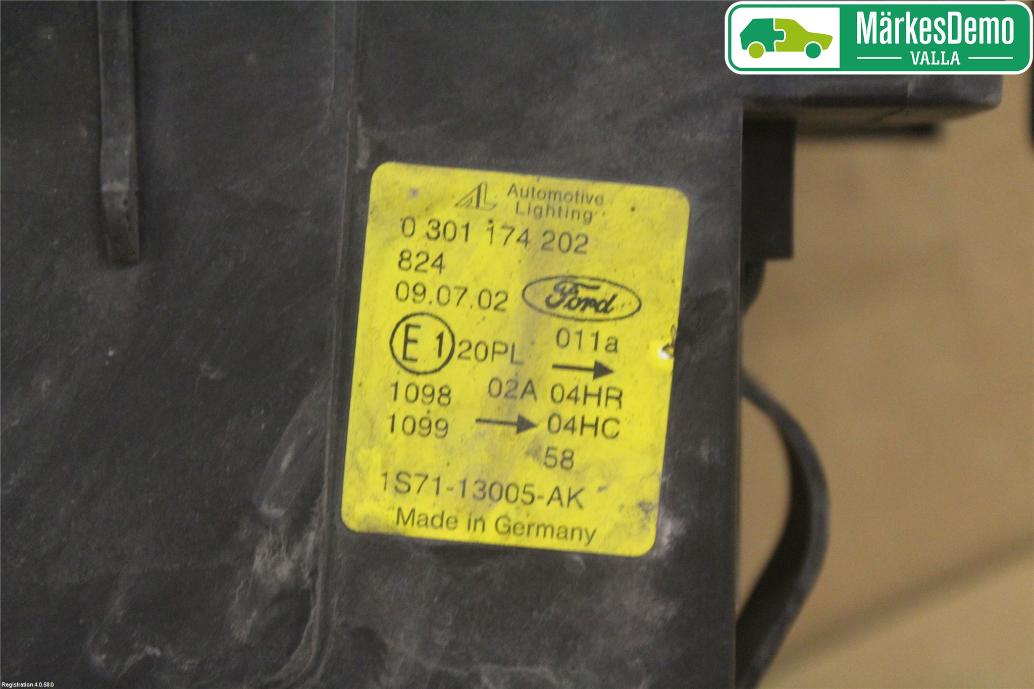 Ford MONDEO     01-06 Strålkastare Höger