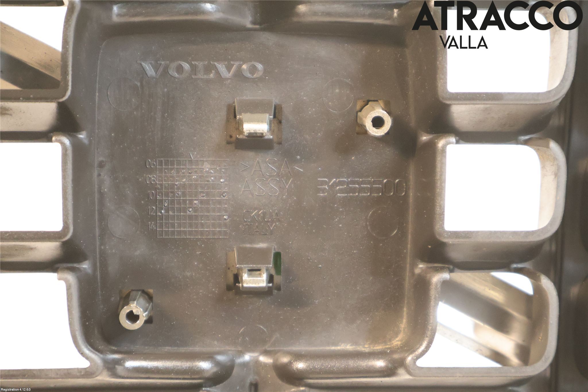 Volvo V70 08-13 Grill Komp