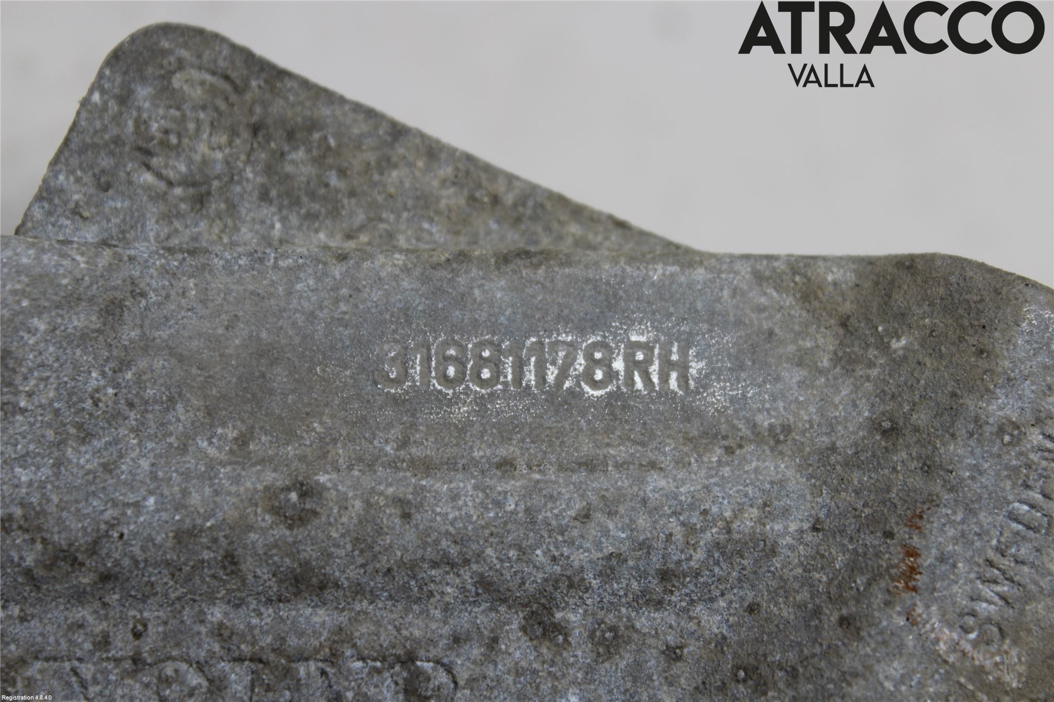 Volvo XC60 18- Bladfjäderhänke Bak