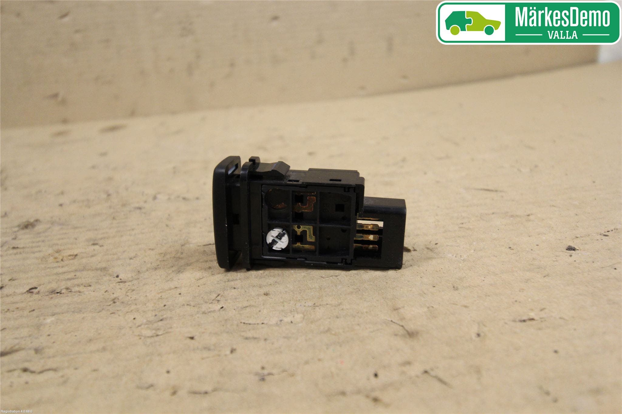 Lexus IS 220d/250/350 06-13 Strömställare Strålkastartork