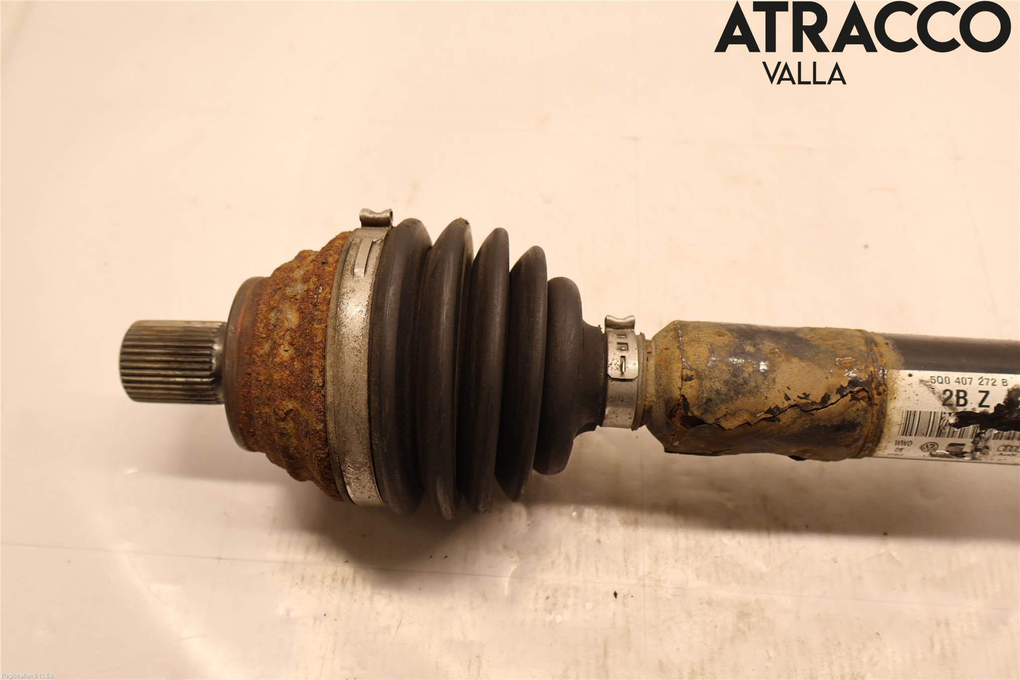 Volkswagen VW GOLF SPORTSVAN 15-20 Drivaxel Fram Höger