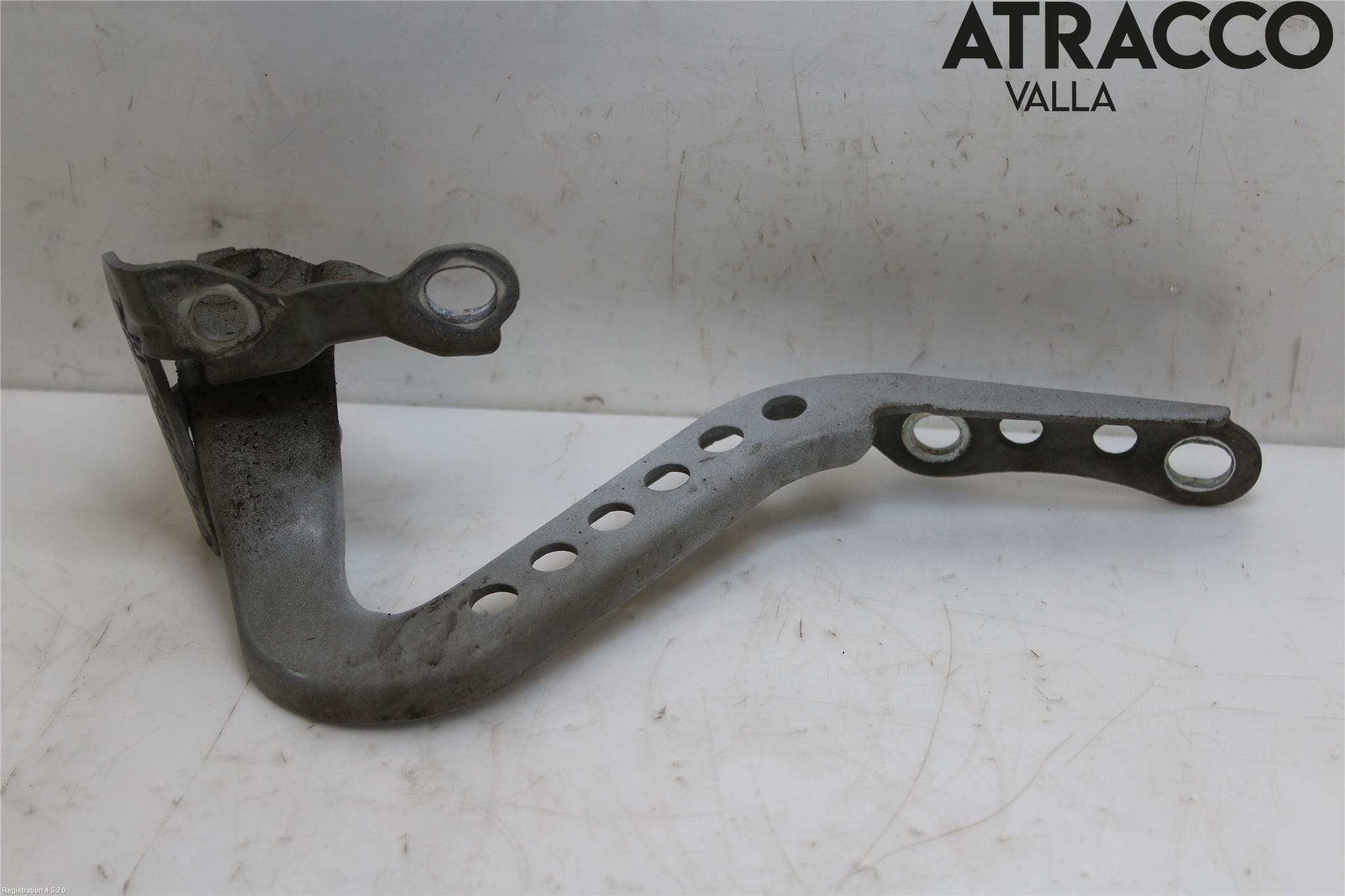 Peugeot 108 15-22 Huvgångjärn