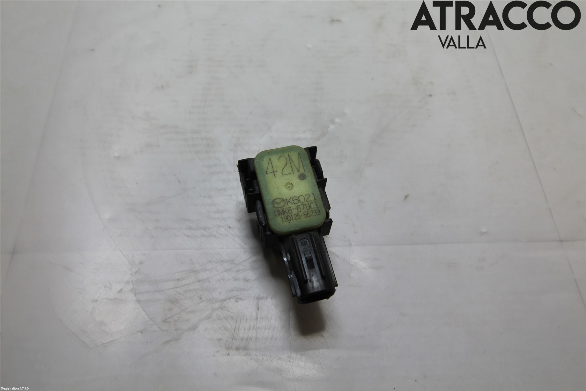 Mazda CX-5 17- Parkeringshjälp Frontsensor