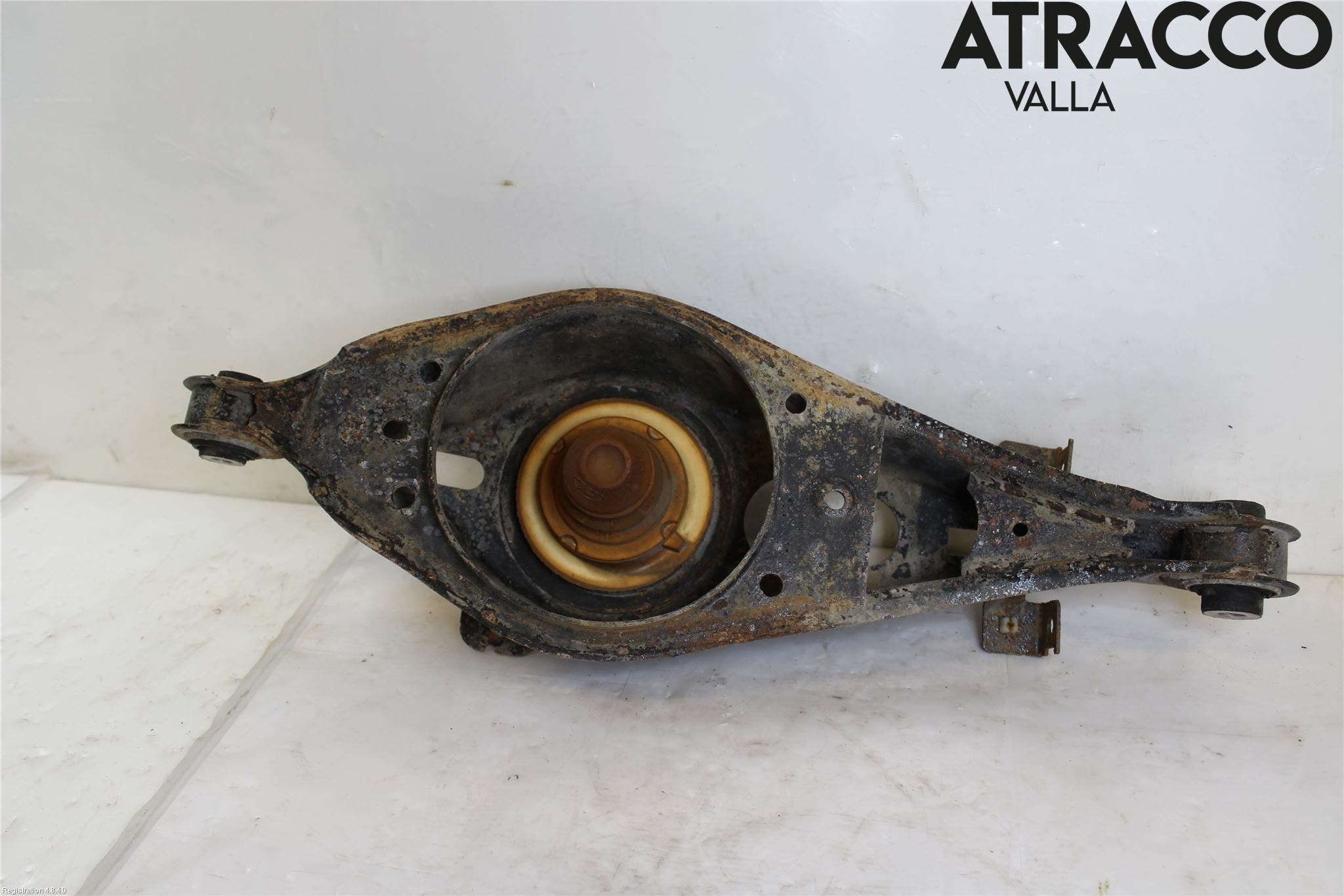 Ford FOCUS 15-18 Bärarm Bak Vänster