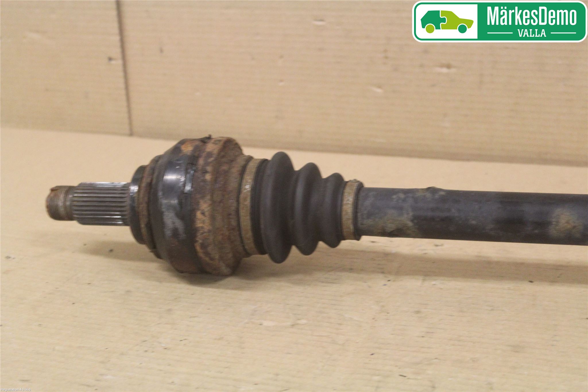 BMW 7 E65/66    00-08 Drivaxel Bak Höger