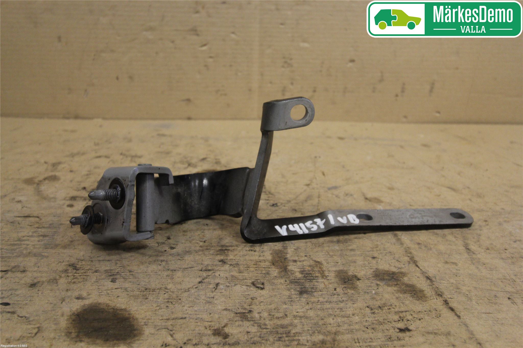 Audi A5 17- Bakluckegångjärn Vä