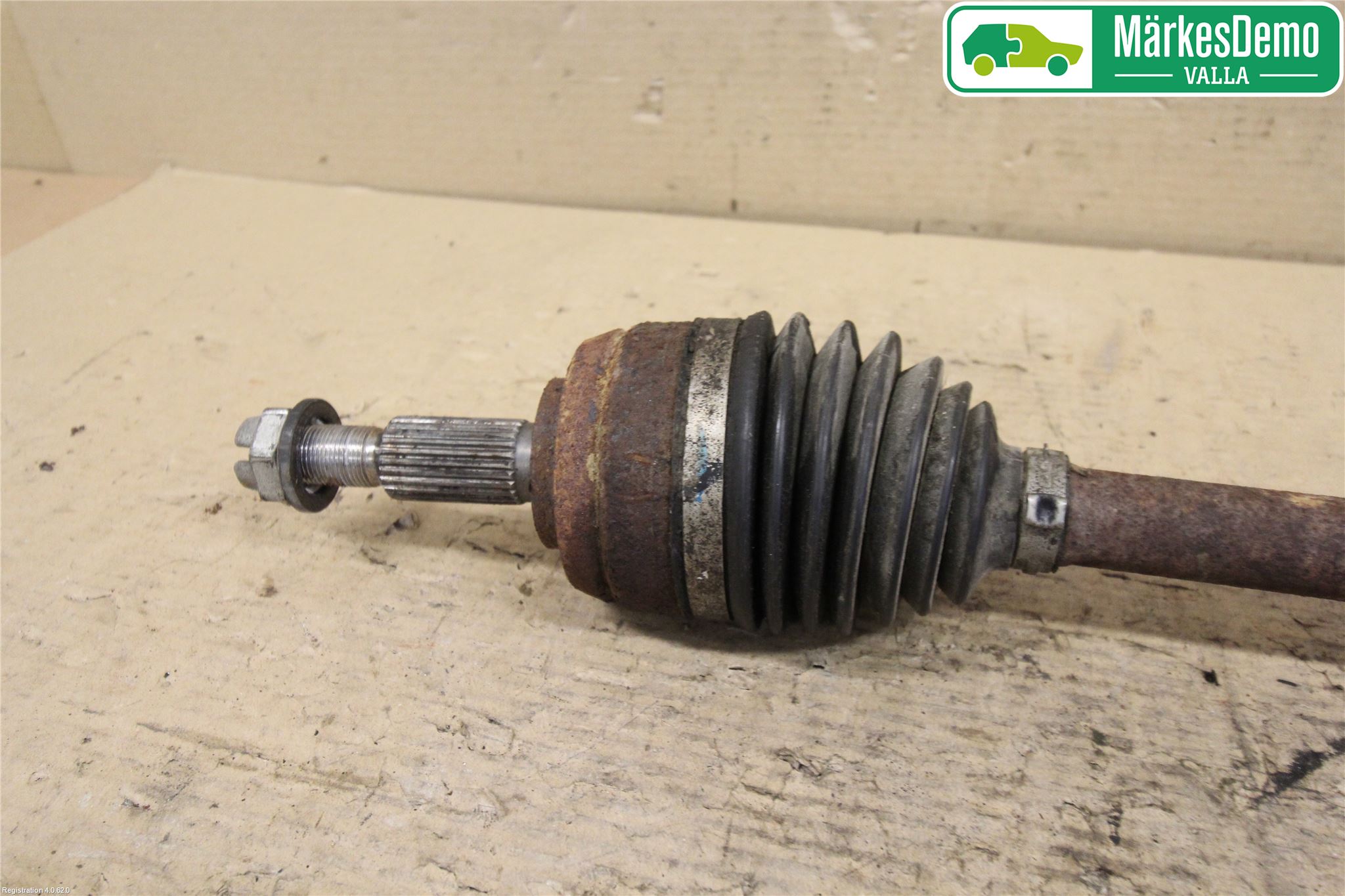 Dacia DUSTER 10-17 Drivaxel Fram Vänster