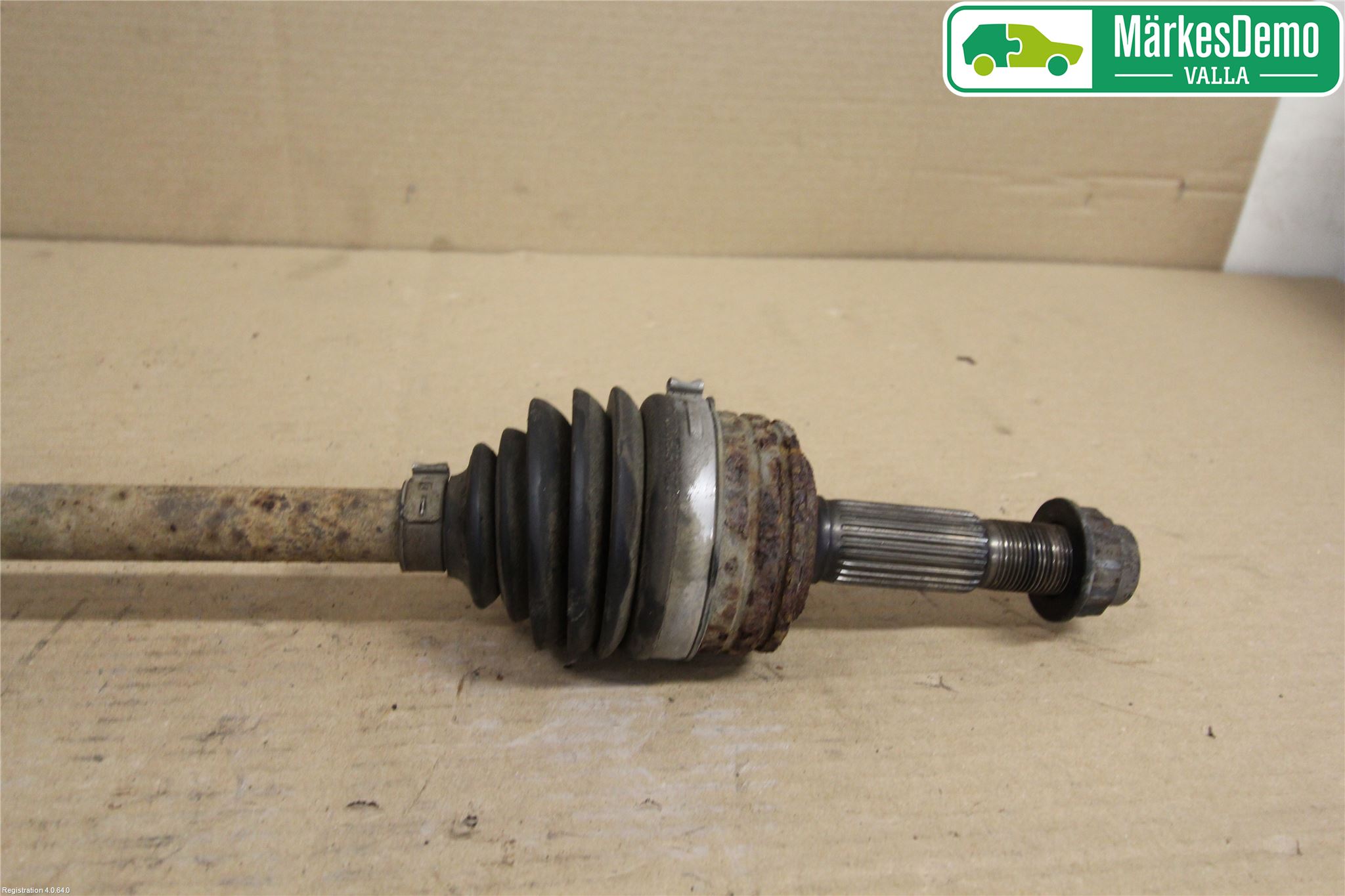 Toyota AYGO 06-14 Drivaxel Fram Vänster