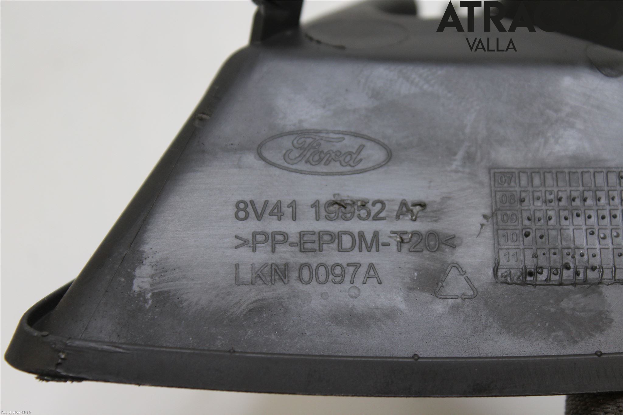 Ford KUGA 08-12 Dimljussarg Fram