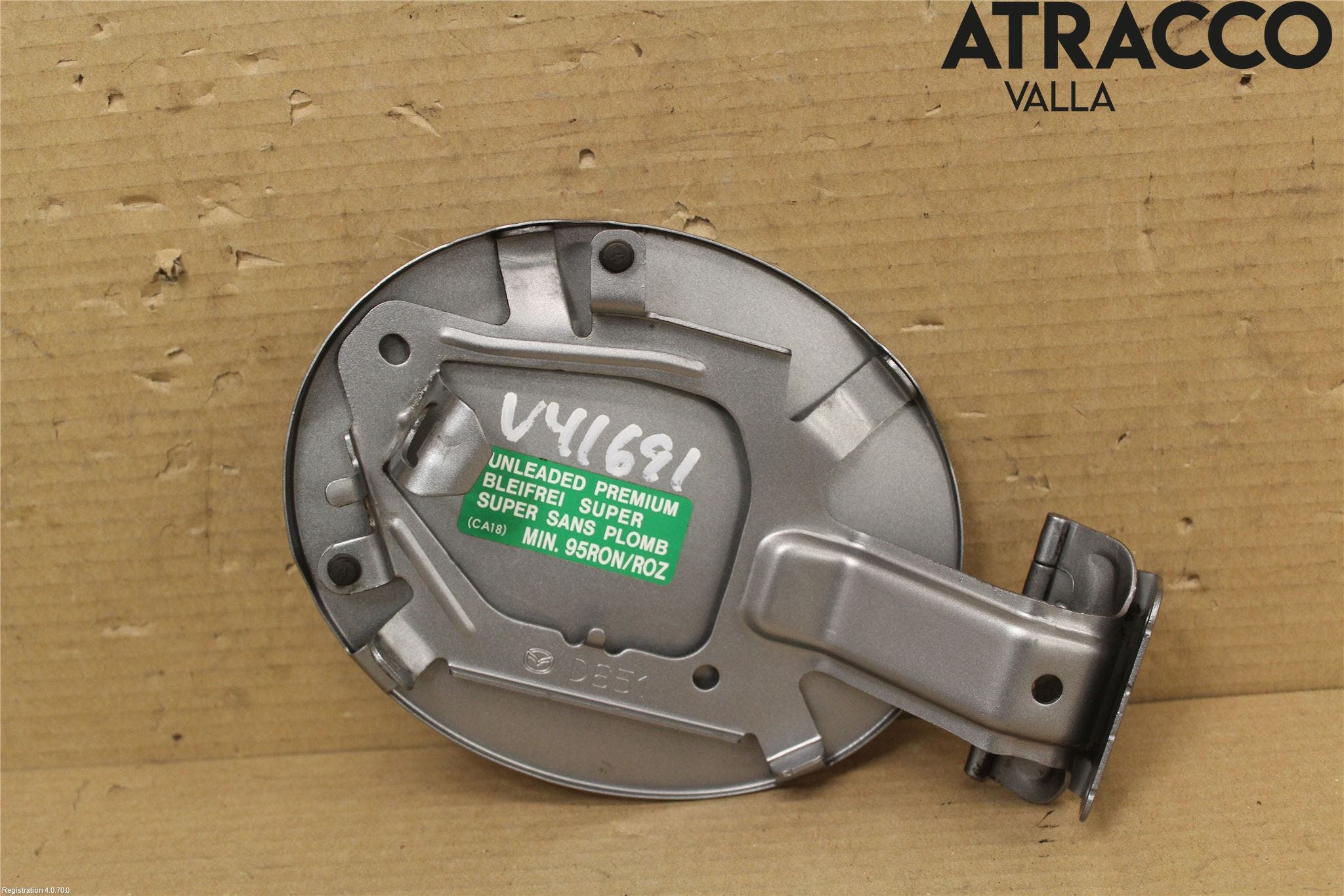 Mazda 2 (DE) 08-15 Tanklucka