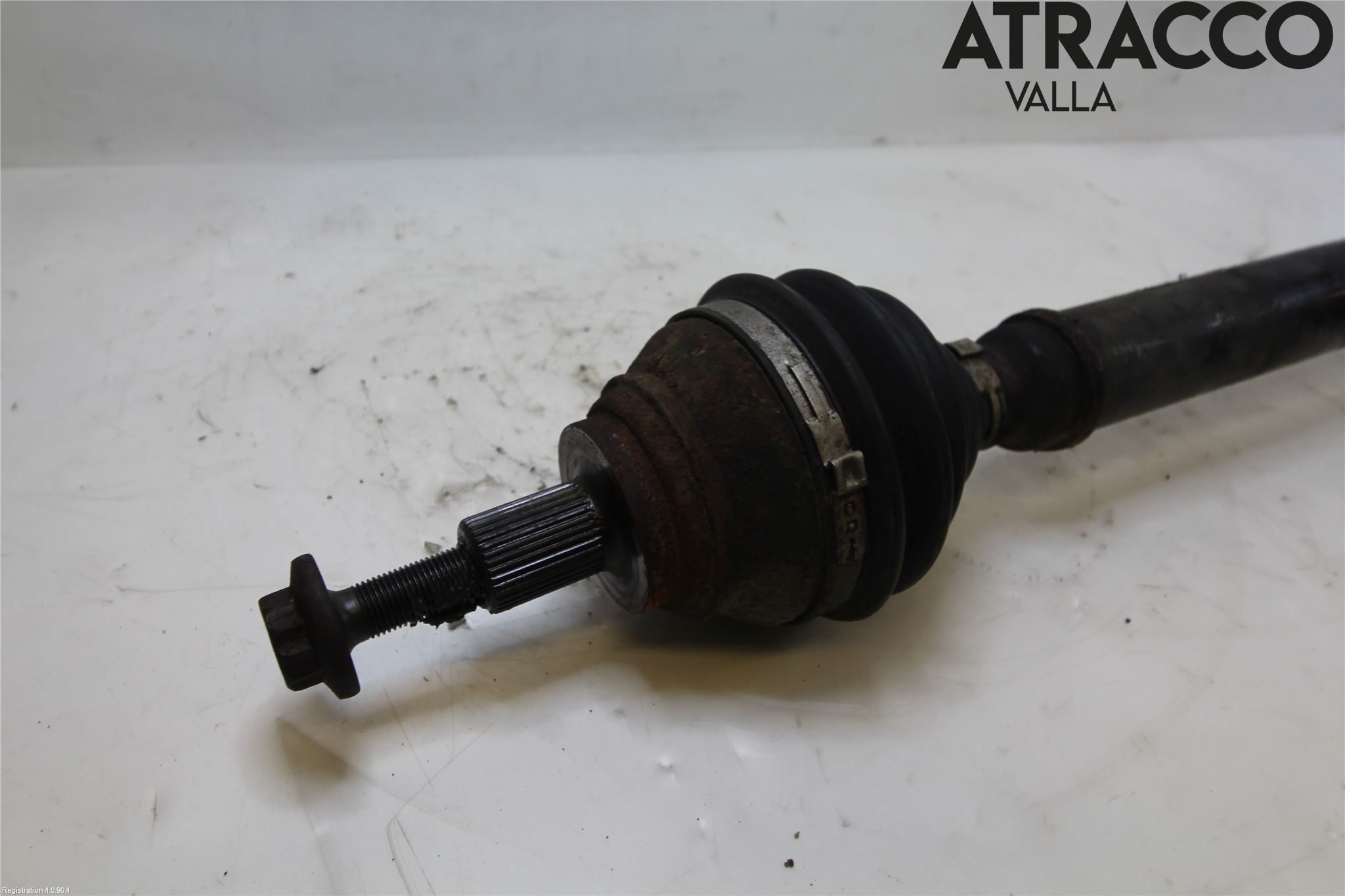 Volkswagen VW GOLF V 04-09 Drivaxel Fram Höger