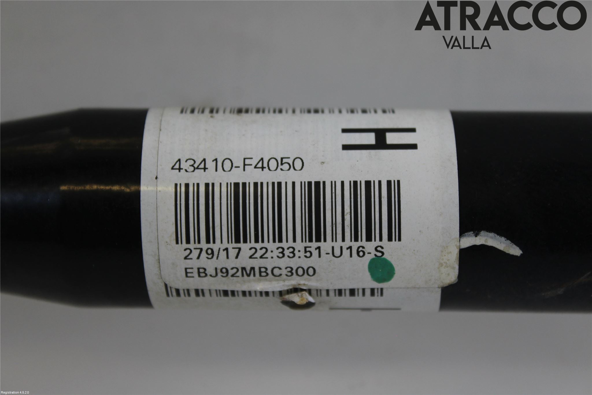 Toyota C-HR 16-23 Drivaxel Fram Höger