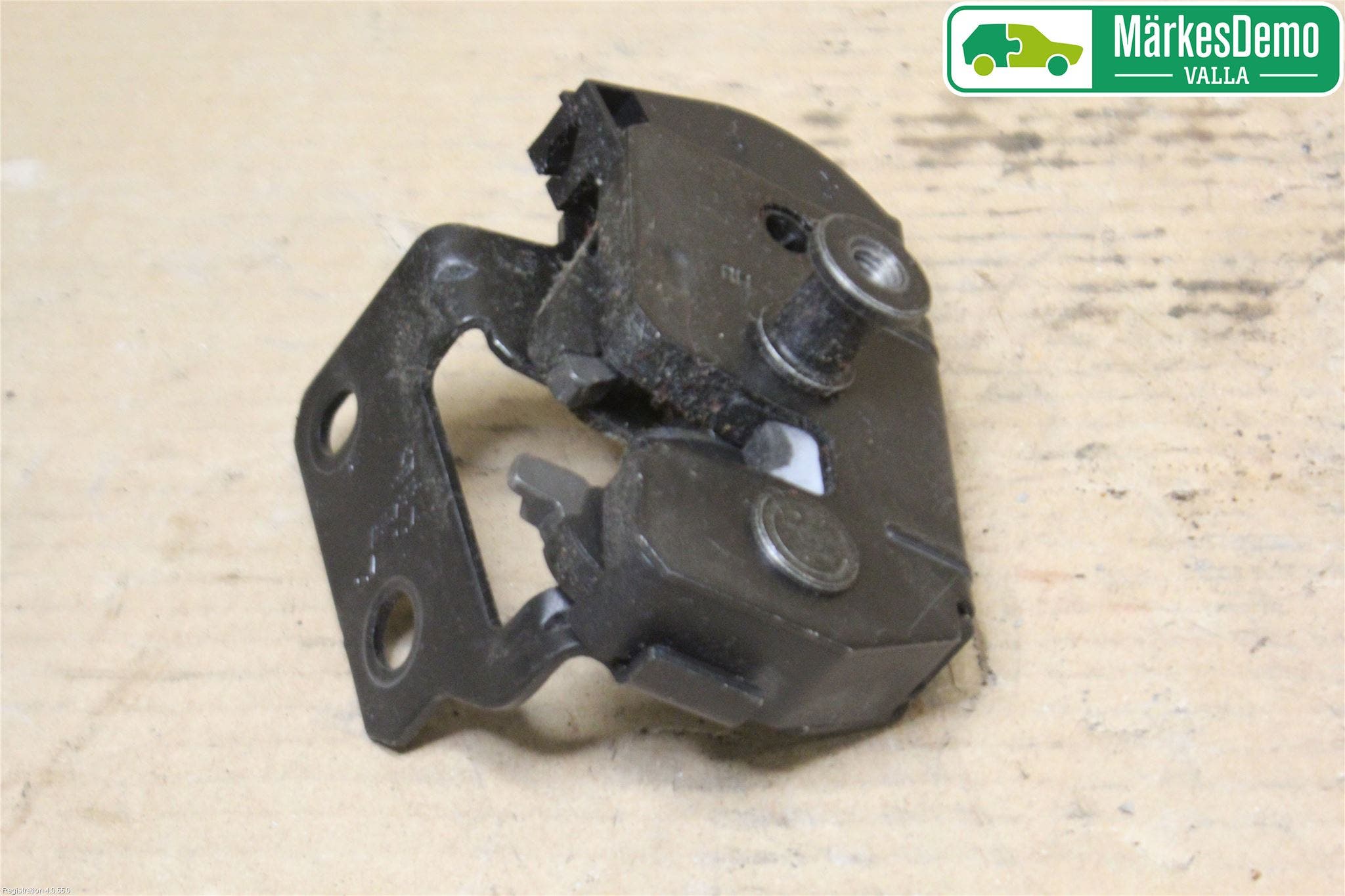 Volvo XC90 03-06 Låskista Baklucka