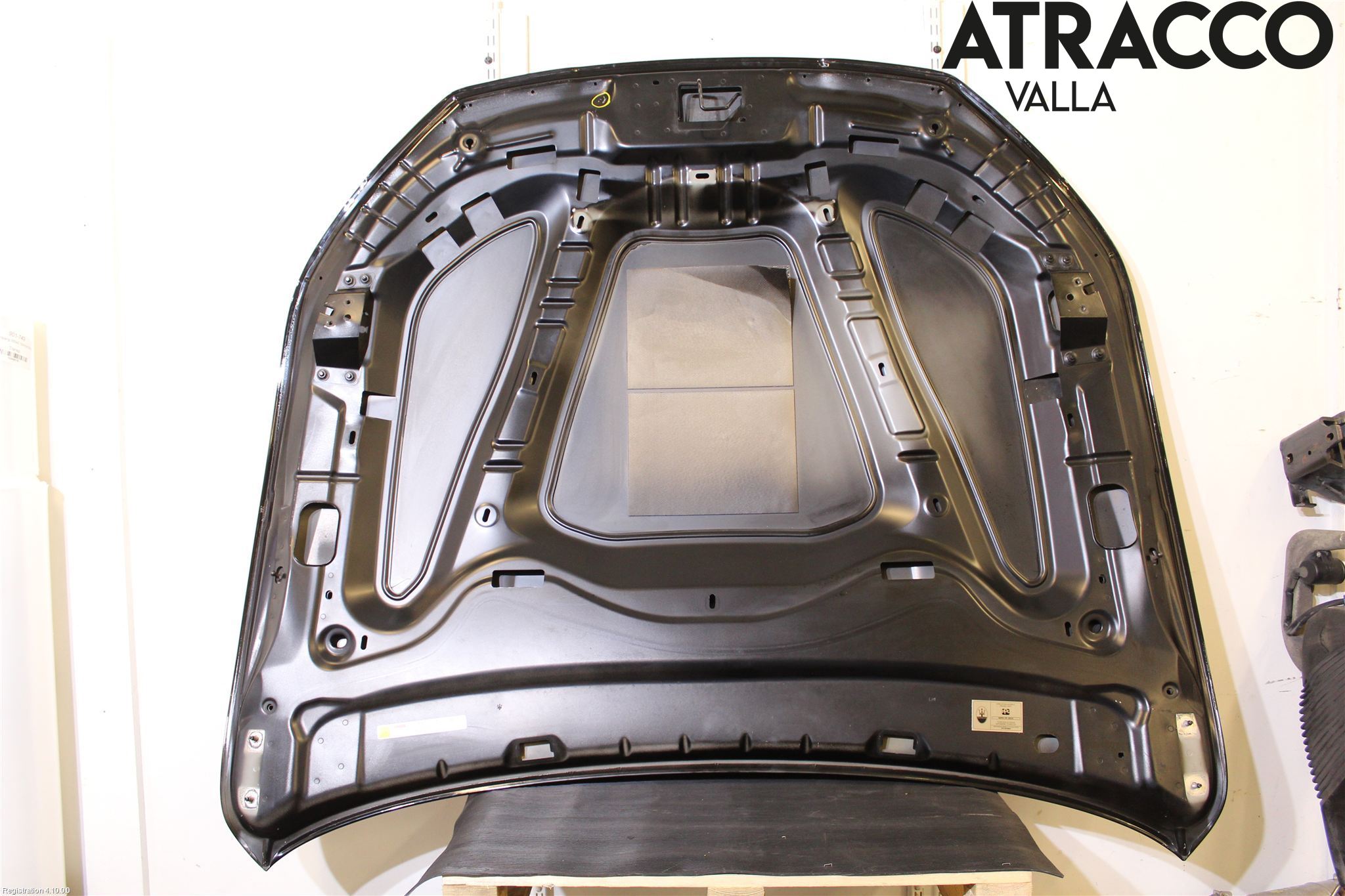 Maserati GHIBLI Huv Fram