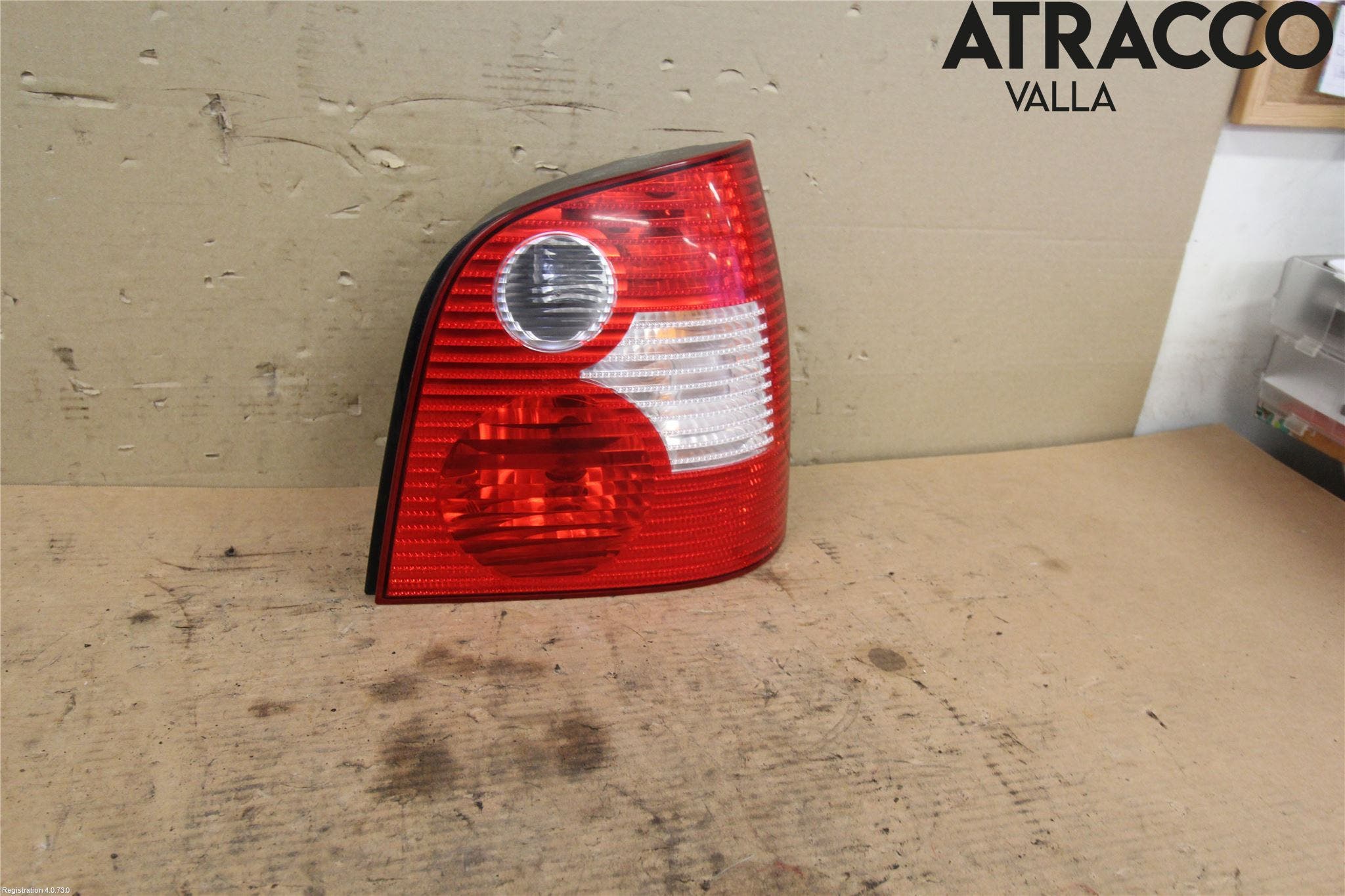 Volkswagen VW POLO 02-05 Bakljus Höger