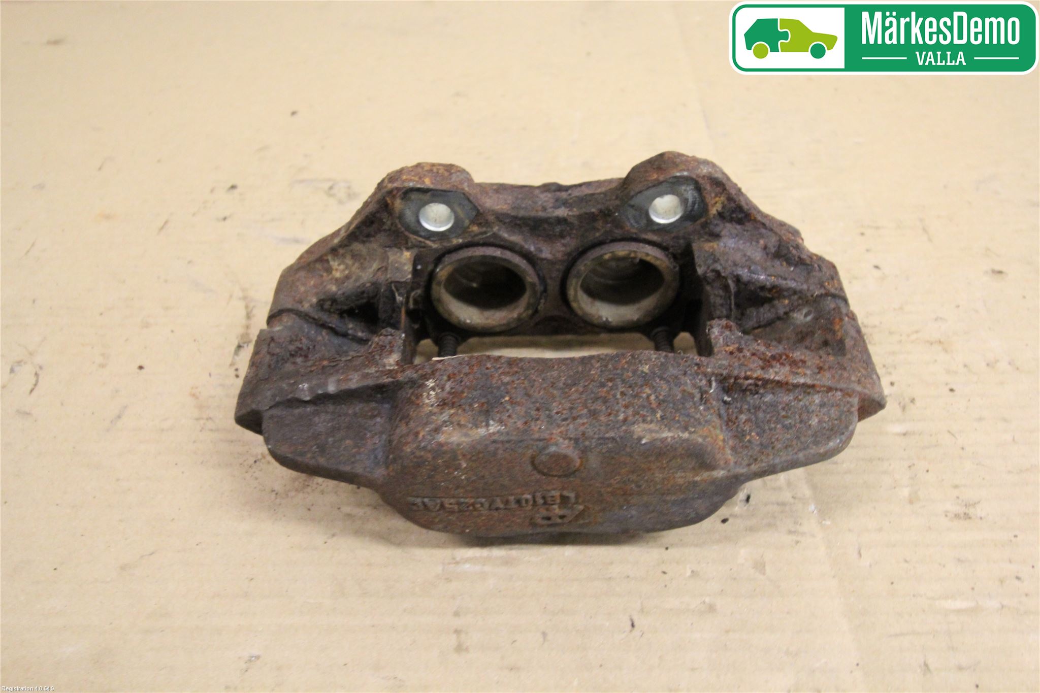 Landrover DEFENDER (L316) 07-16 Bromsok Fram Höger