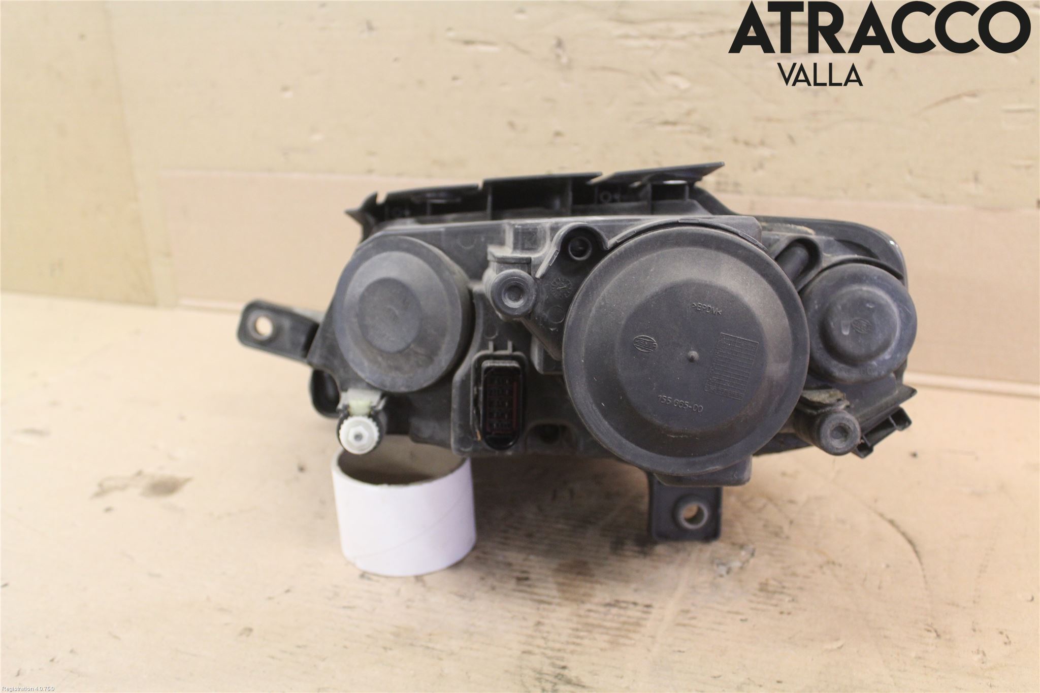 Volkswagen VW PASSAT 05-11 Strålkastare Höger