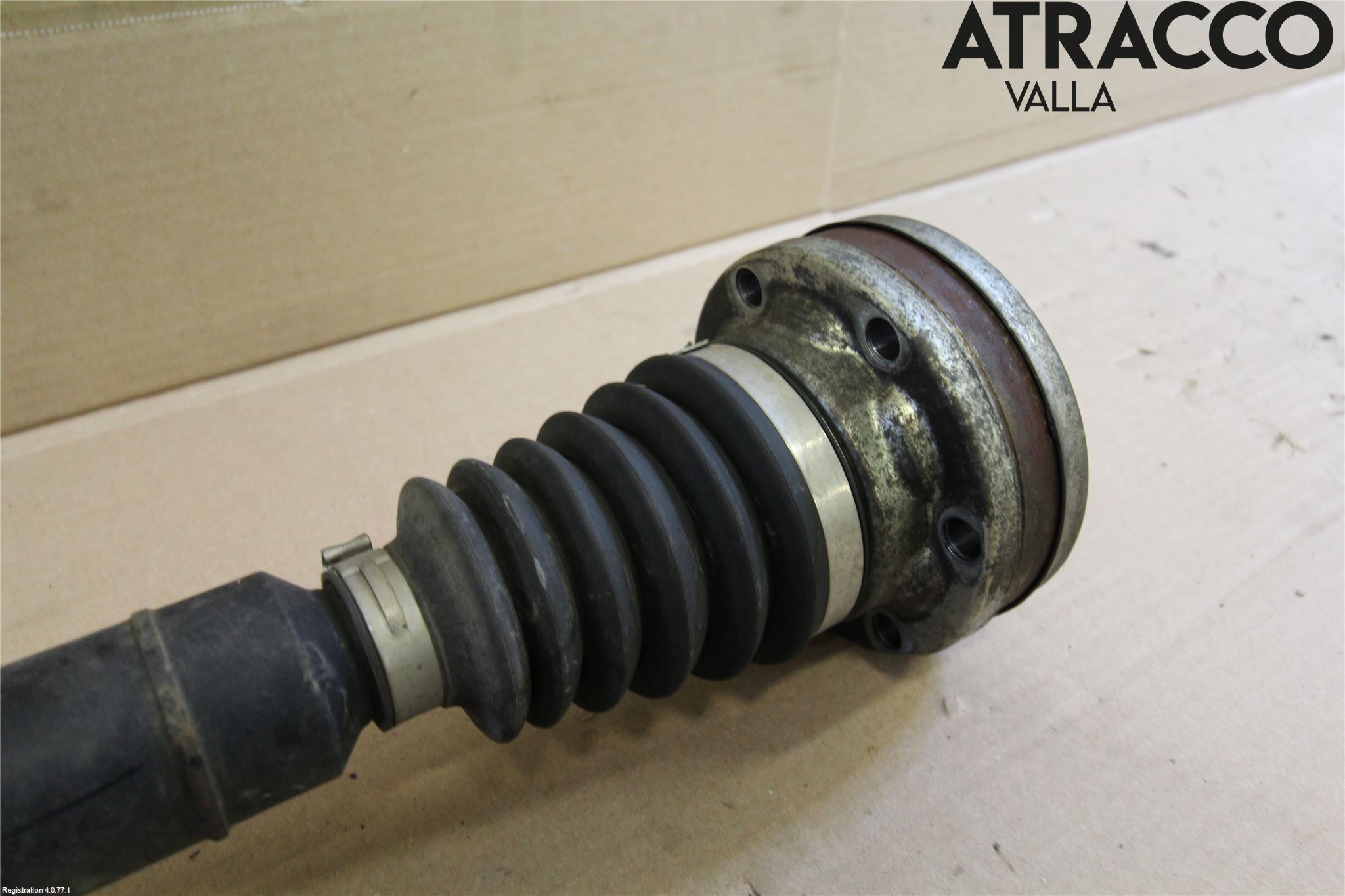 Volkswagen VW PASSAT 11-14 Drivaxel Fram Höger