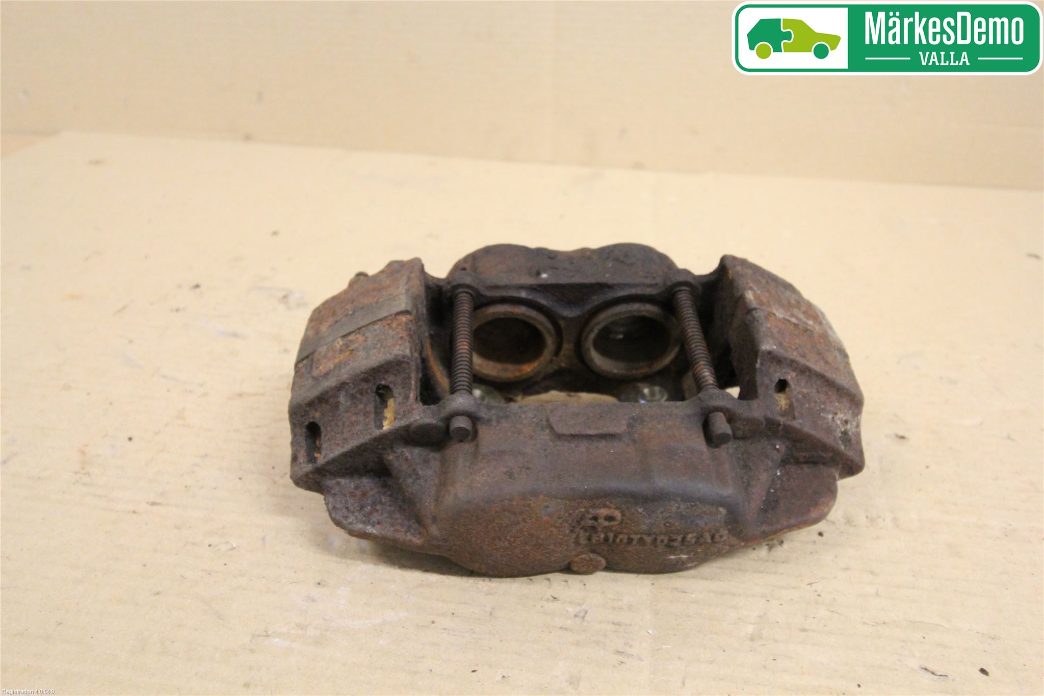 Landrover DEFENDER (L316) 07-16 Bromsok Fram Vänster