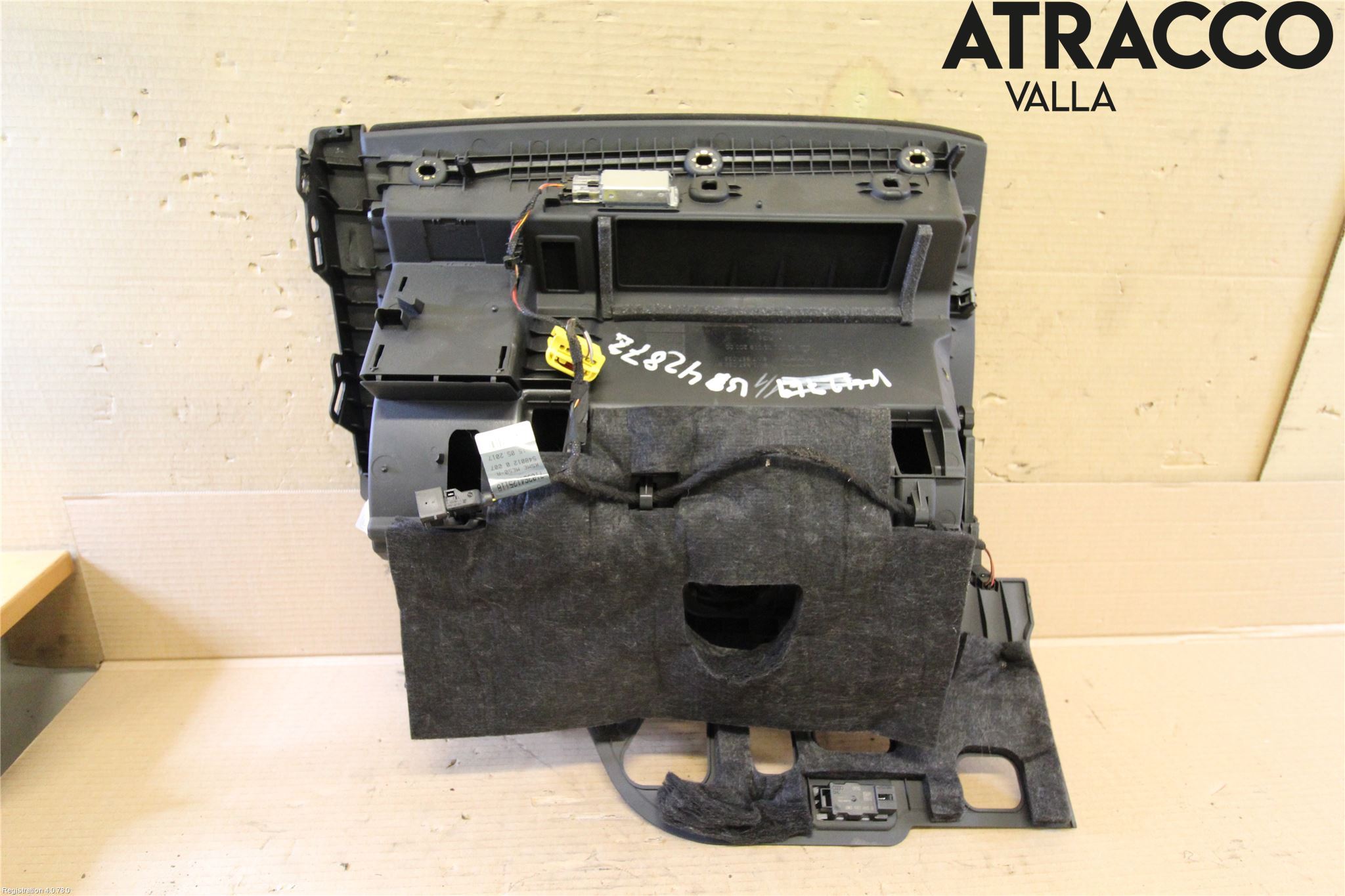 Audi A4/S4 B9 16-19 Handskfack