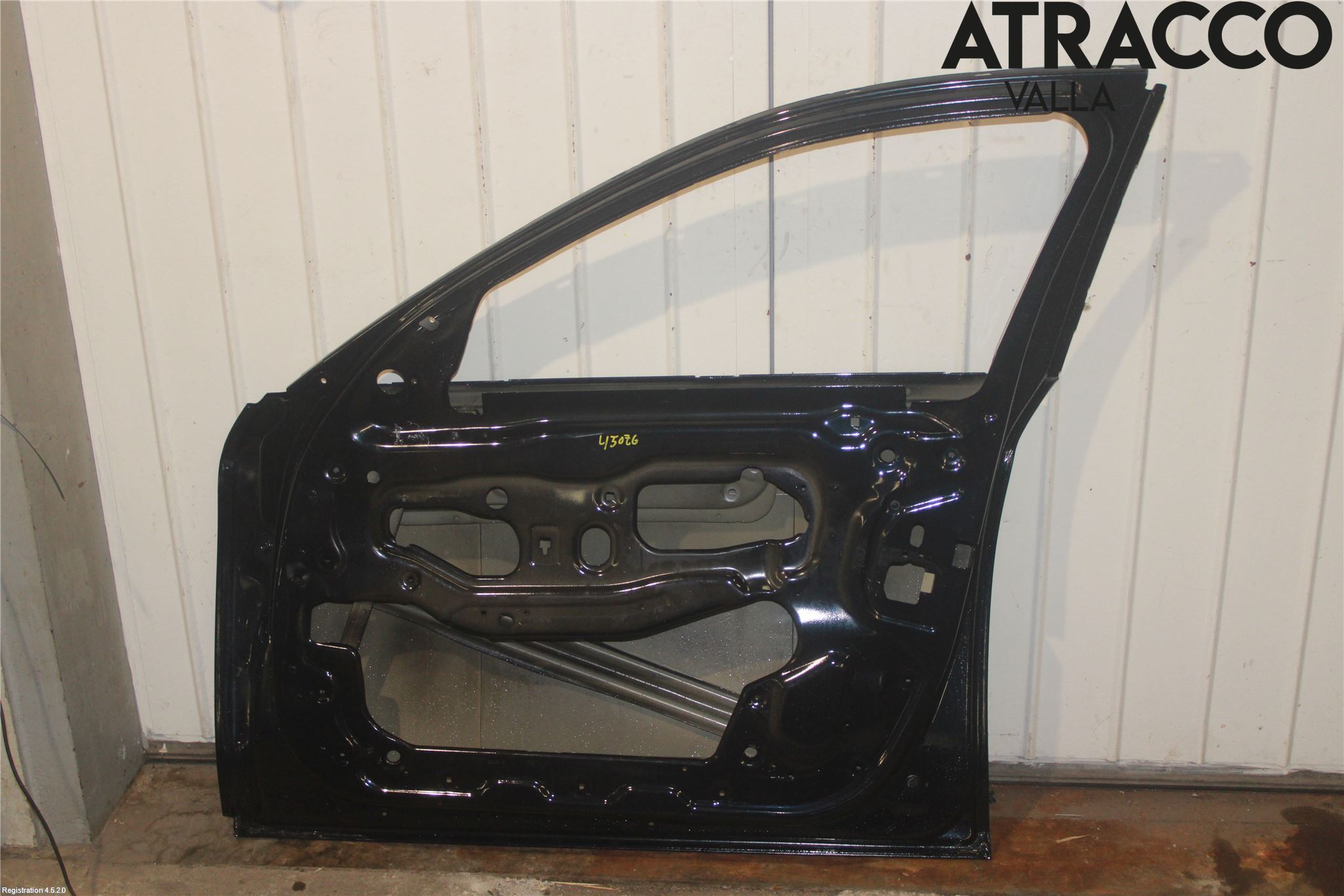 BMW 5 F10/F11/F18 09-17 Dörr Fram Höger