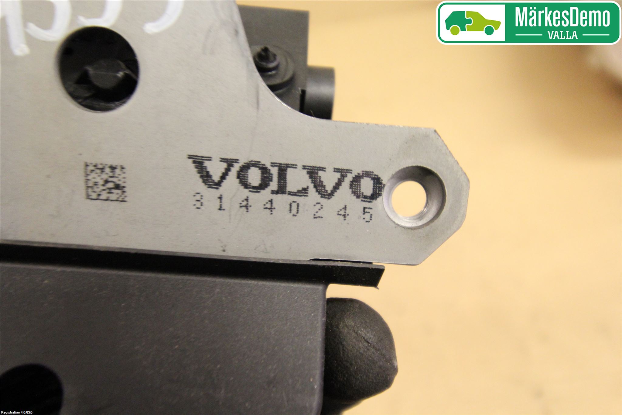 Volvo V40 12-19 Låskista Baklucka