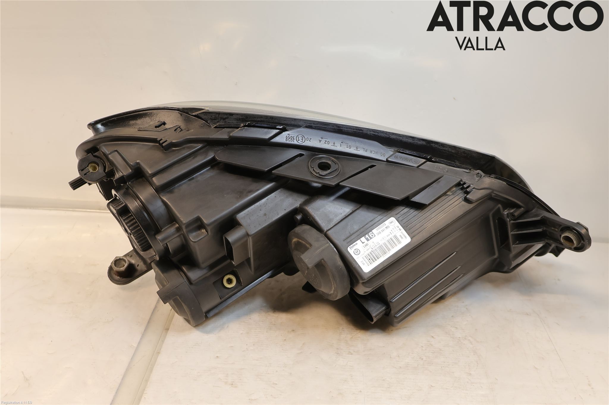 Volkswagen VW PASSAT 11-14 Strålkastare Vänster
