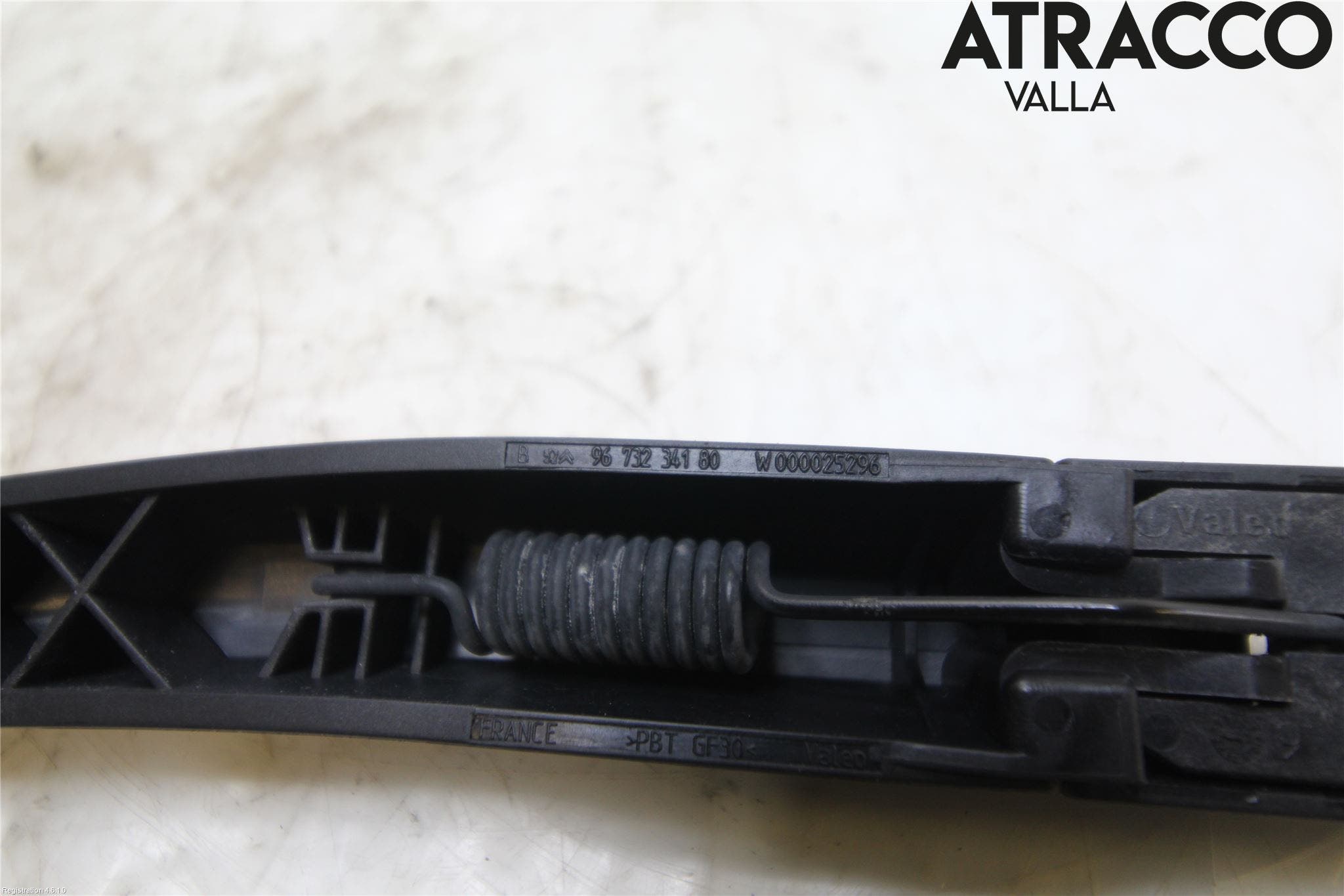 Peugeot 208 12-15 Torkararm-Bakruta