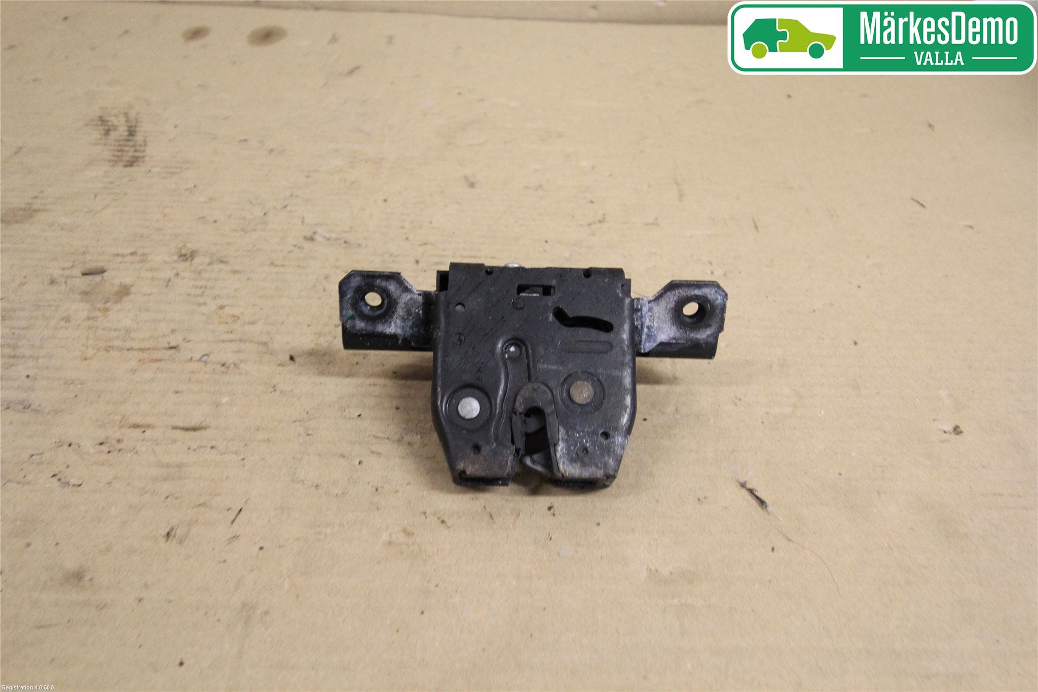 Opel ASTRA J 10-15 Låskista Baklucka