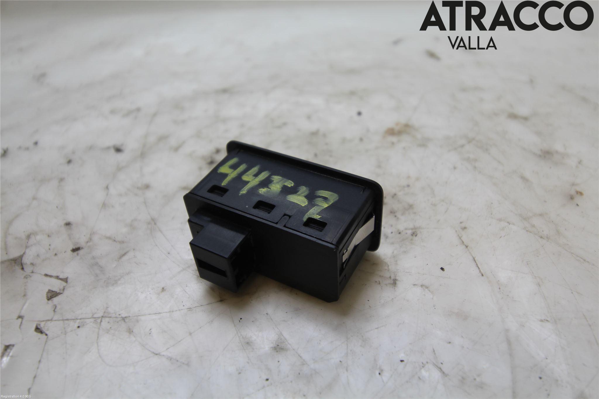 Audi A6 ALLROAD 12-18 Strömställare Baklucka