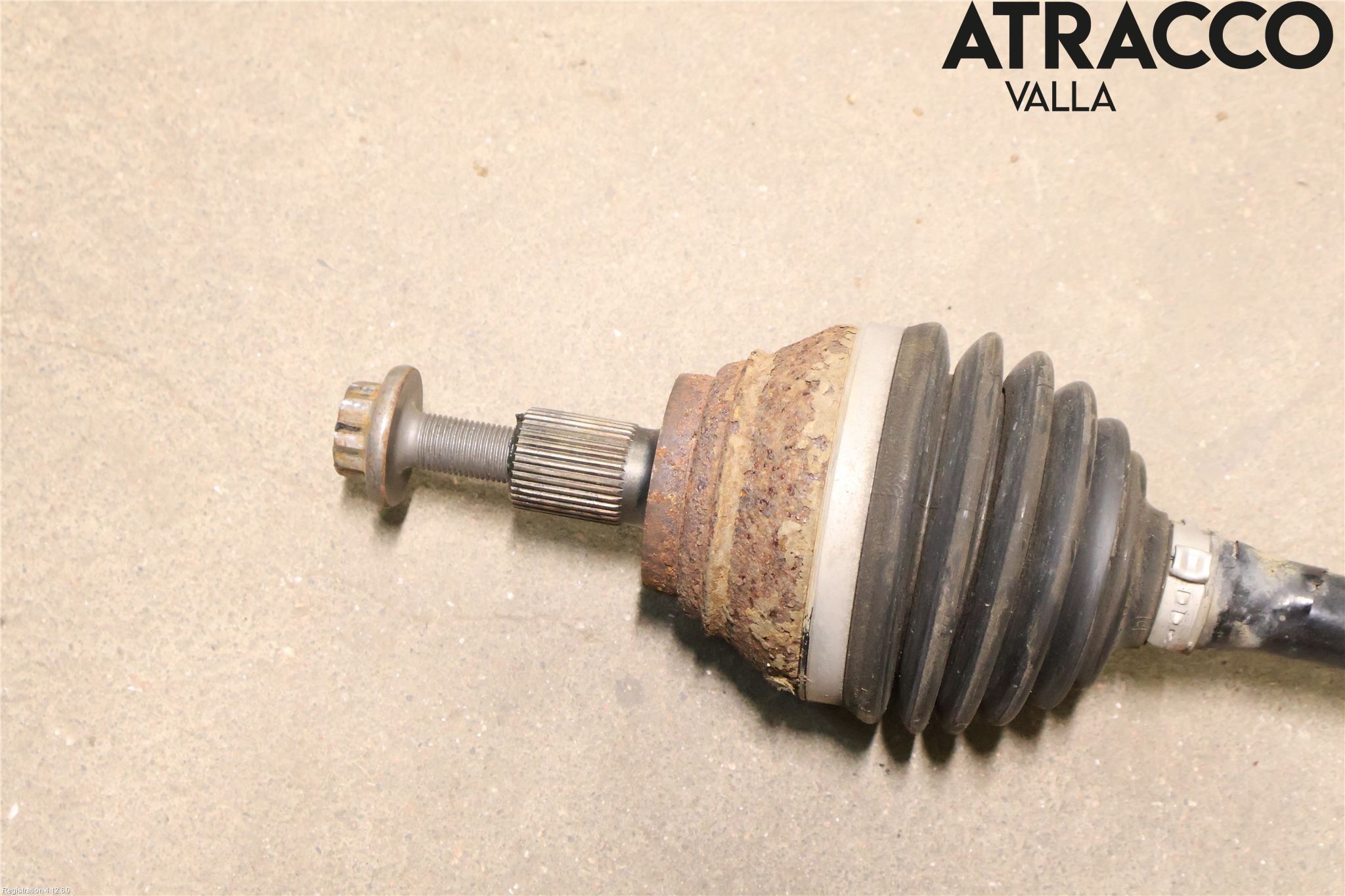 Volkswagen VW PASSAT 15-19 Drivaxel Fram Vänster