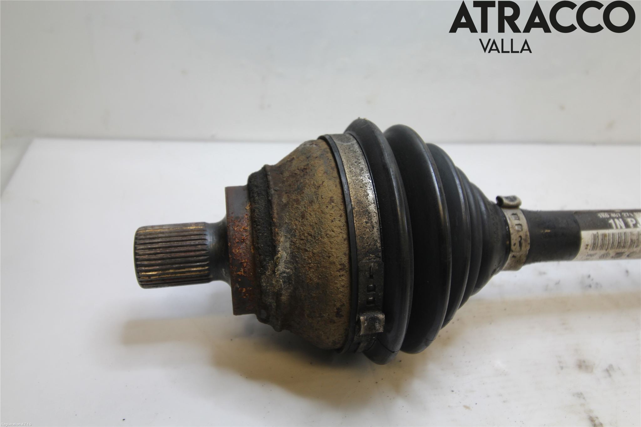 Volkswagen VW PASSAT 11-14 Drivaxel Fram Vänster