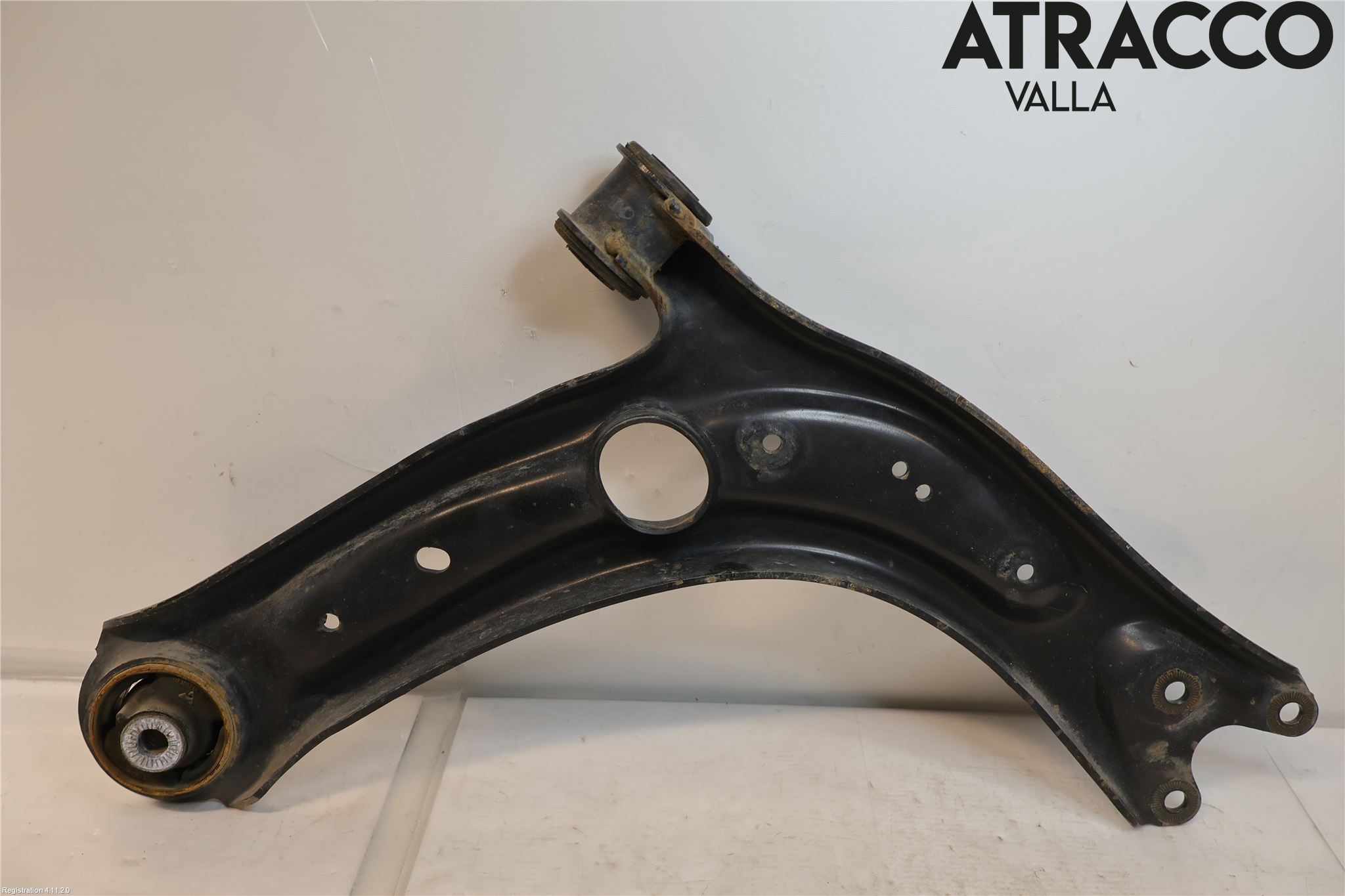 Volkswagen VW PASSAT 15-19 Bärarm Fram Undre Vä