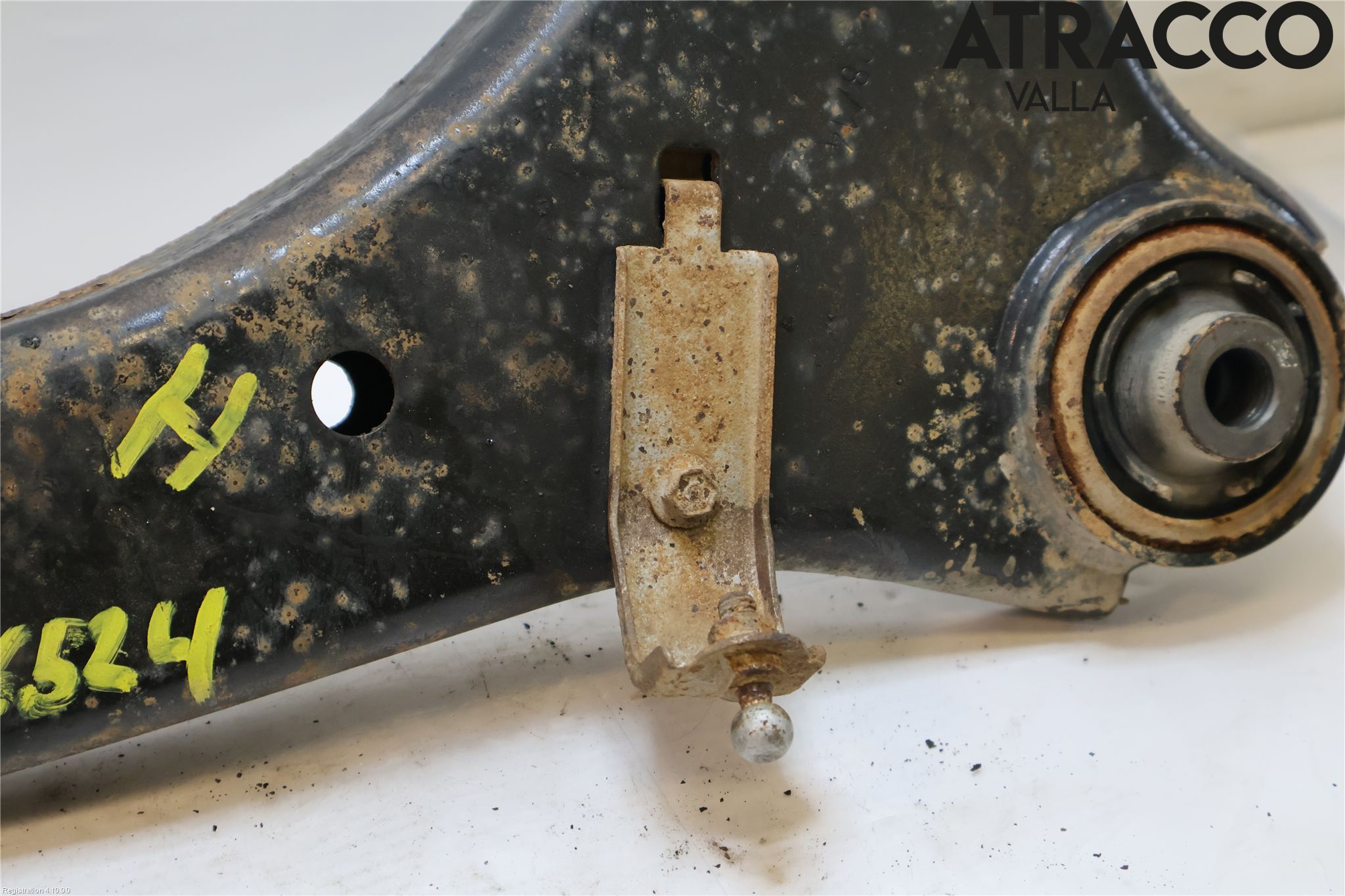 Volvo XC70 14-16 Bärarm Fram Undre Hö