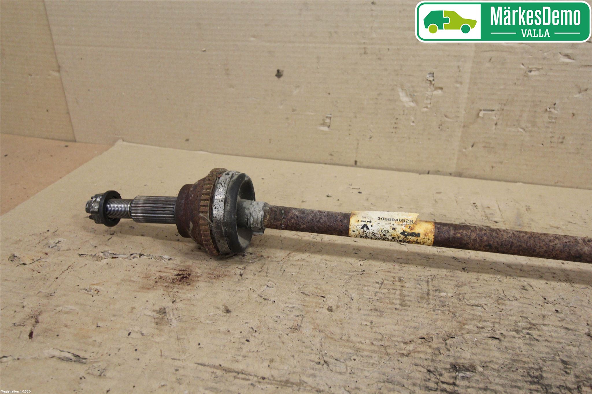 Dacia DUSTER 10-17 Drivaxel Bak Höger