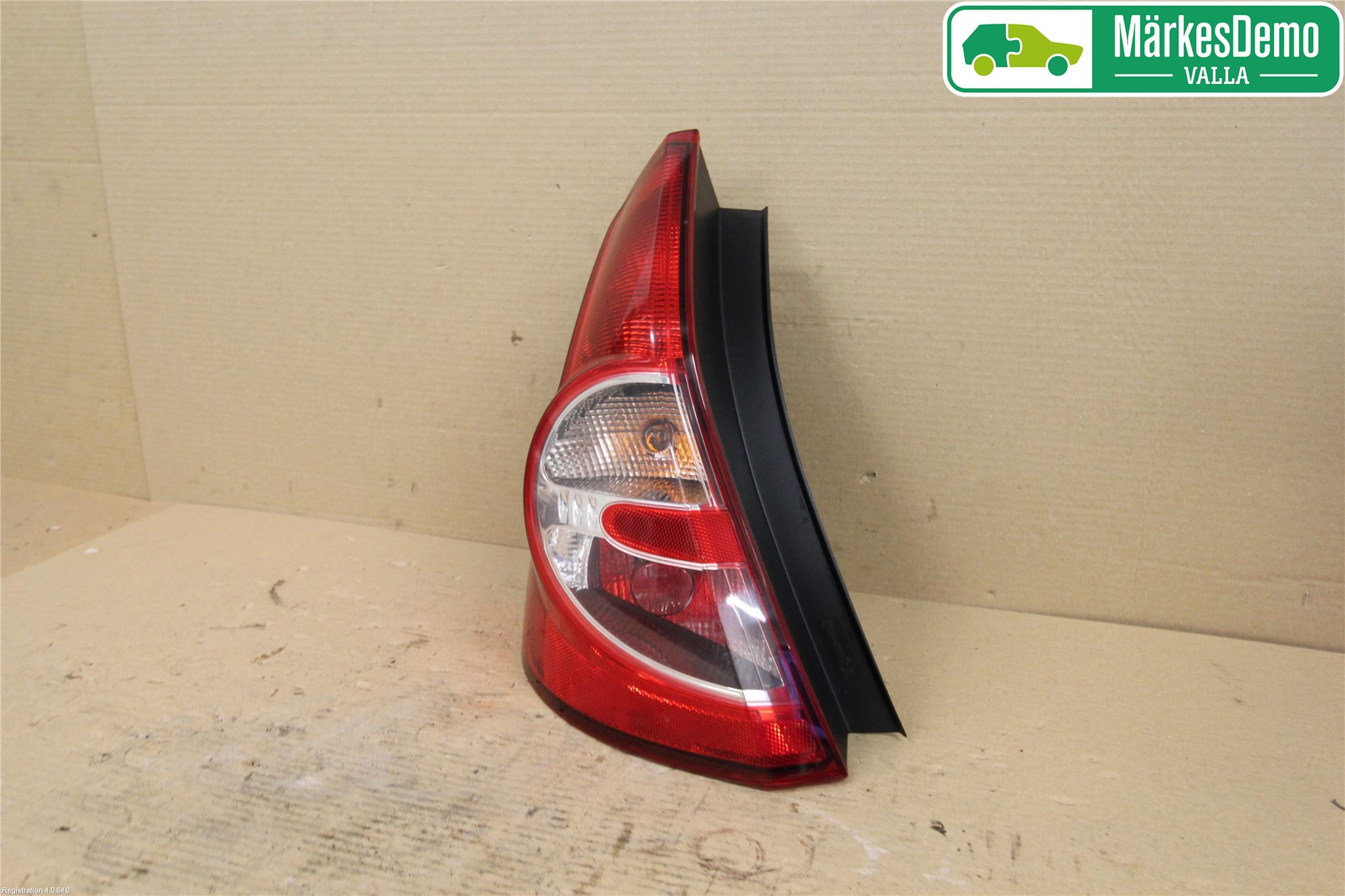 Dacia SANDERO 09-13 Bakljus Vänster