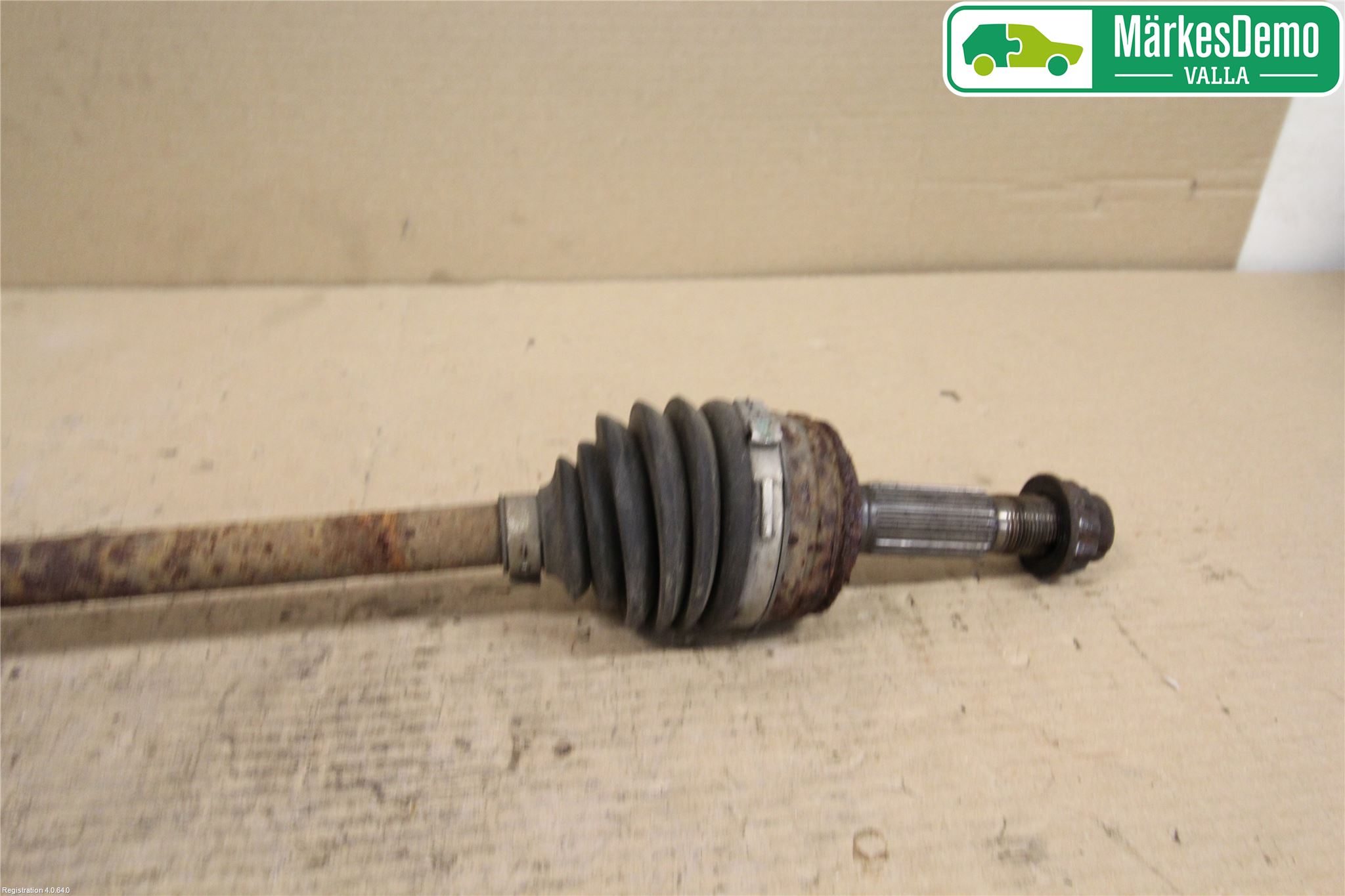 Toyota AYGO 06-14 Drivaxel Fram Vänster