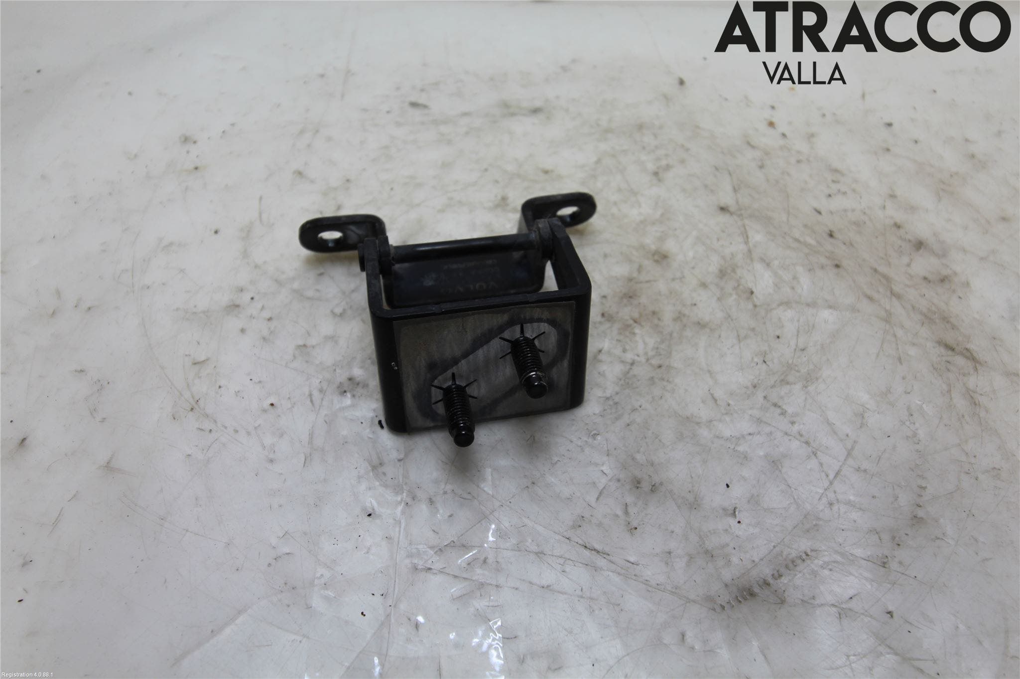 Volvo V90 17->> Bakluckegångjärn Hö