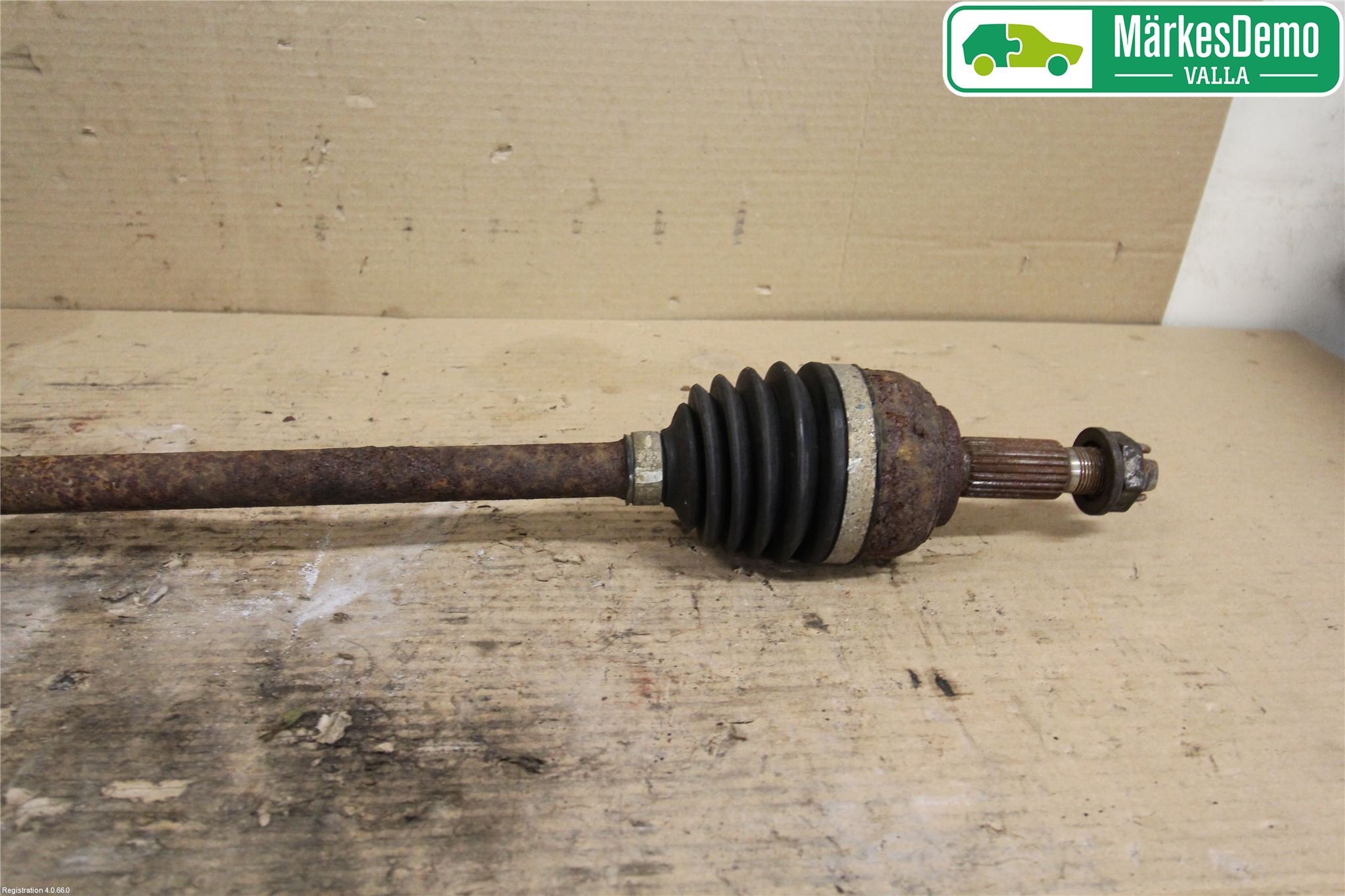 Renault CLIO III  09-12 Drivaxel Fram Höger