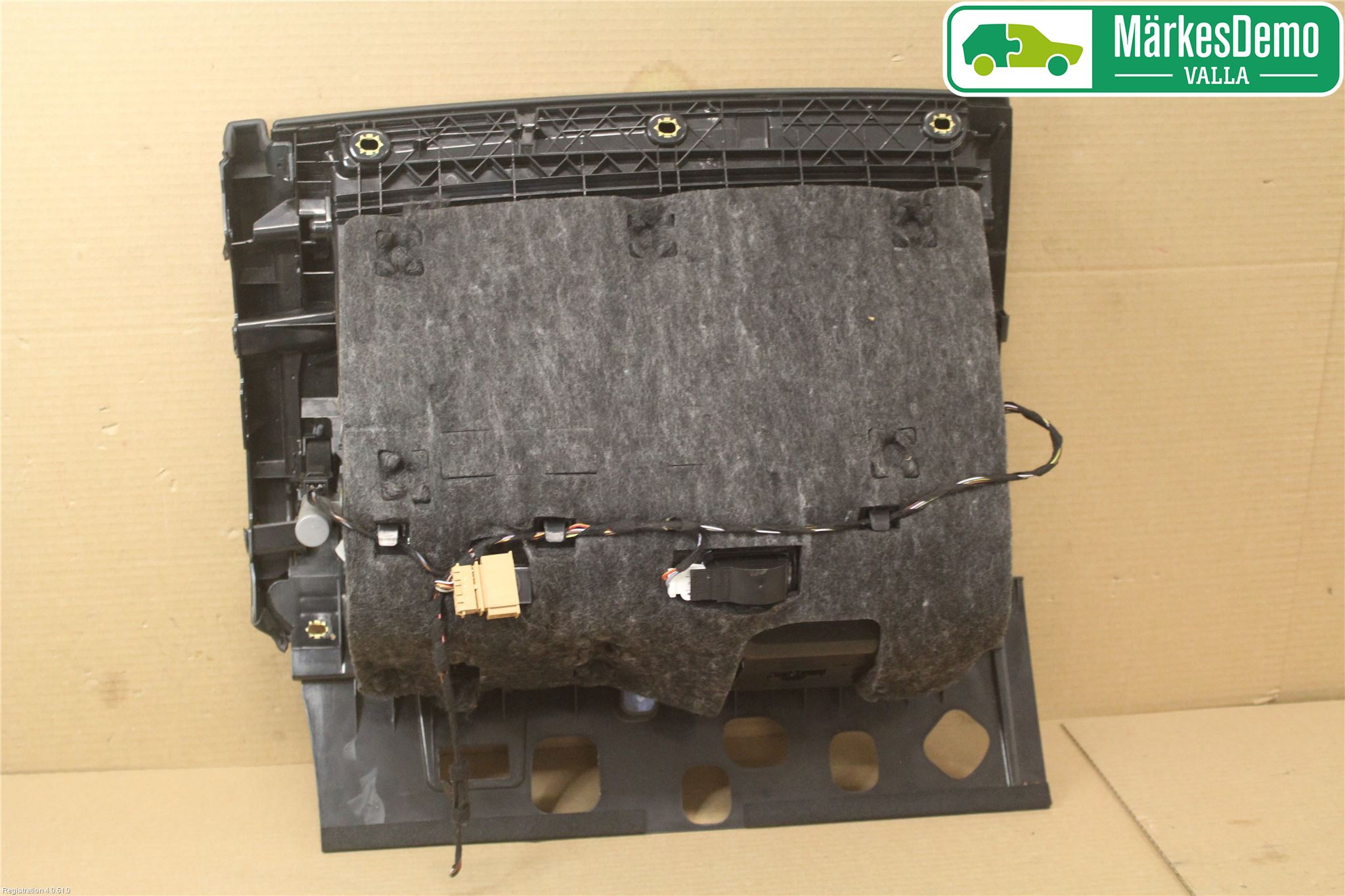 Audi A6 ALLROAD 12-18 Handskfack