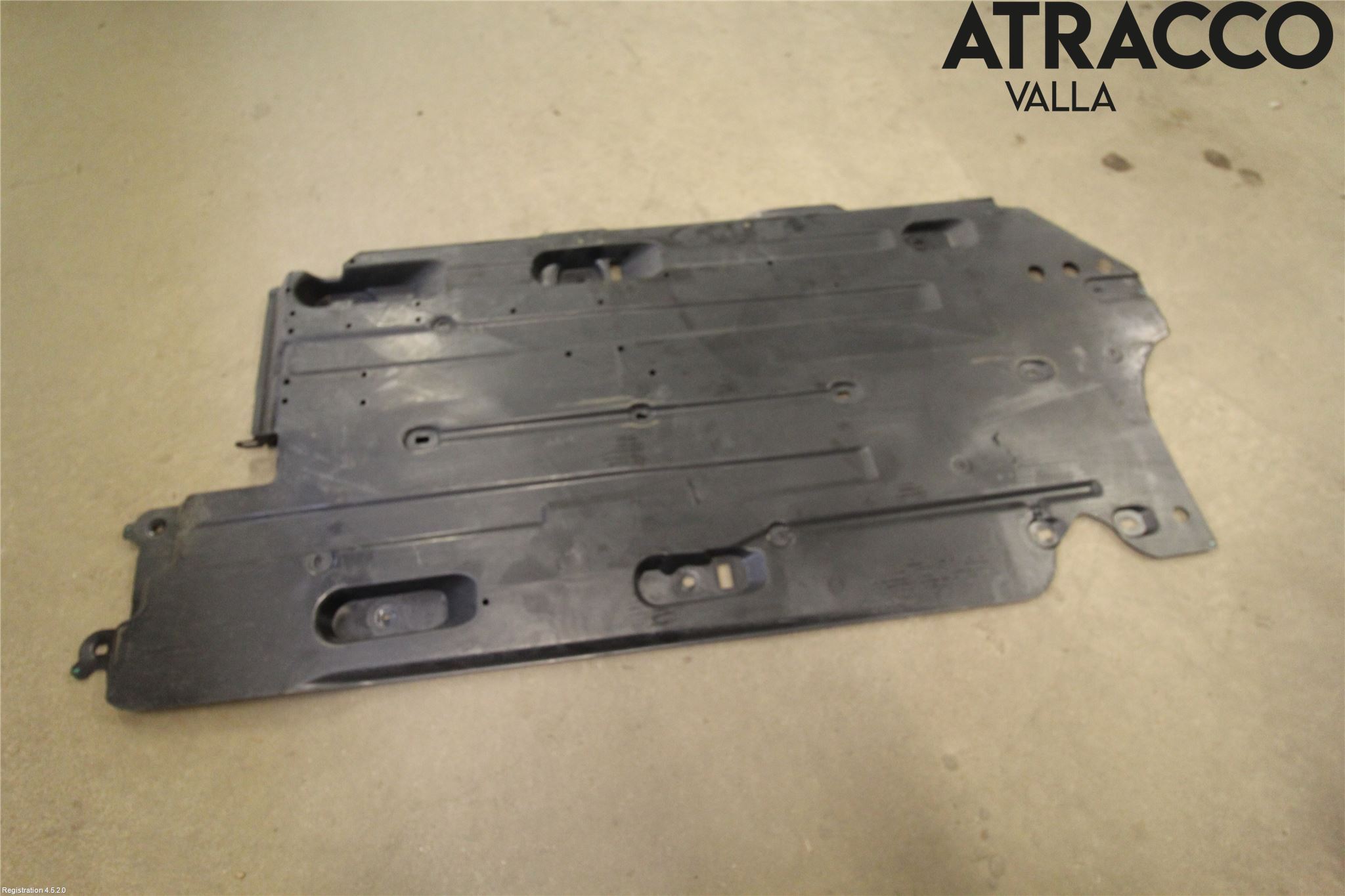 Peugeot 5008 17-24 Hasplåt Plåt-Plast