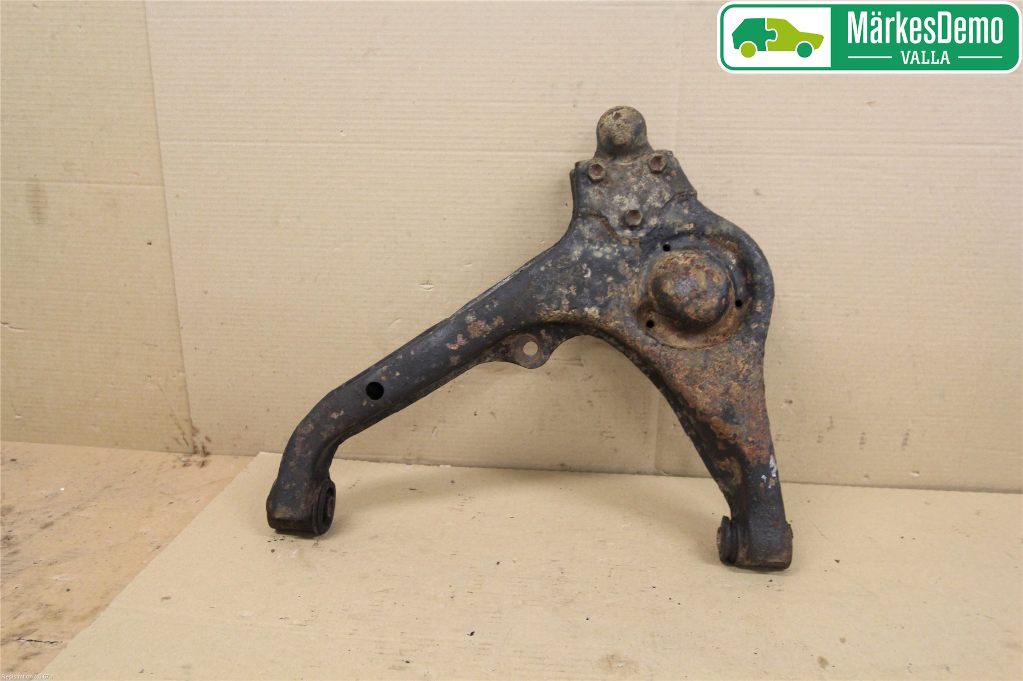 Suzuki VITARA 88-98 Bärarm Fram Undre Hö