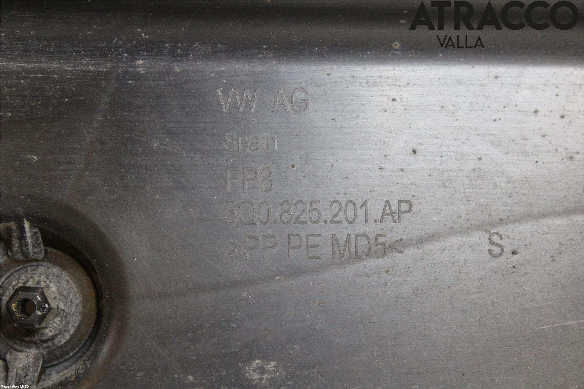 Volkswagen VW T-ROC 18- Hasplåt Plåt-Plast