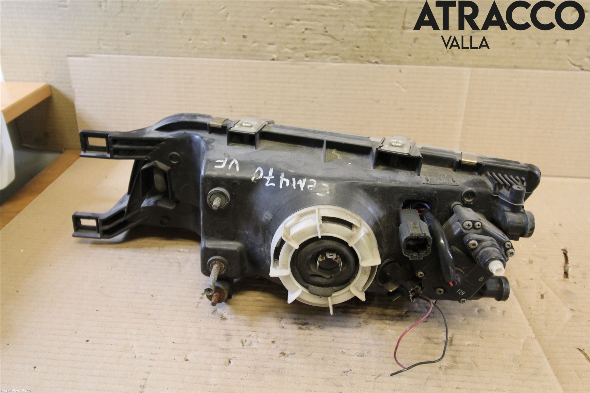 Nissan ALMERA    96-00 Strålkastare Höger