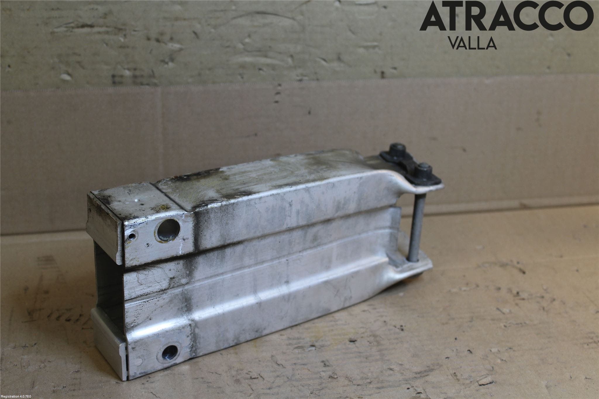 Mercedes-Benz MB E-KLASS (W212) 09-16 Stötfångarbärjärn Fram