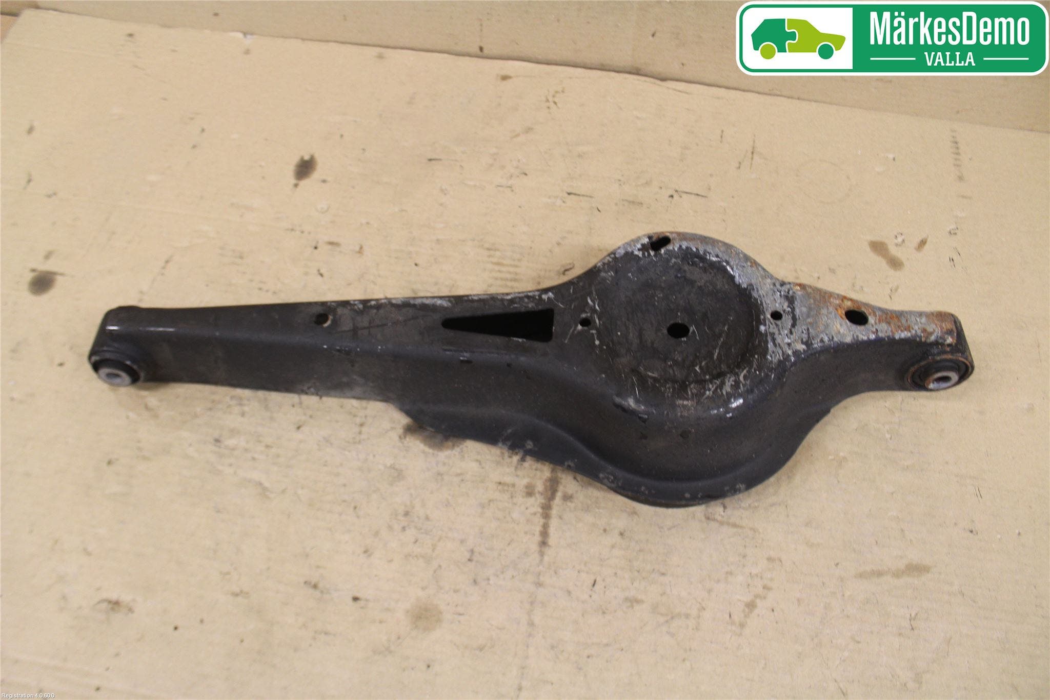 Volvo V60 14-18 Bärarm Bak Höger