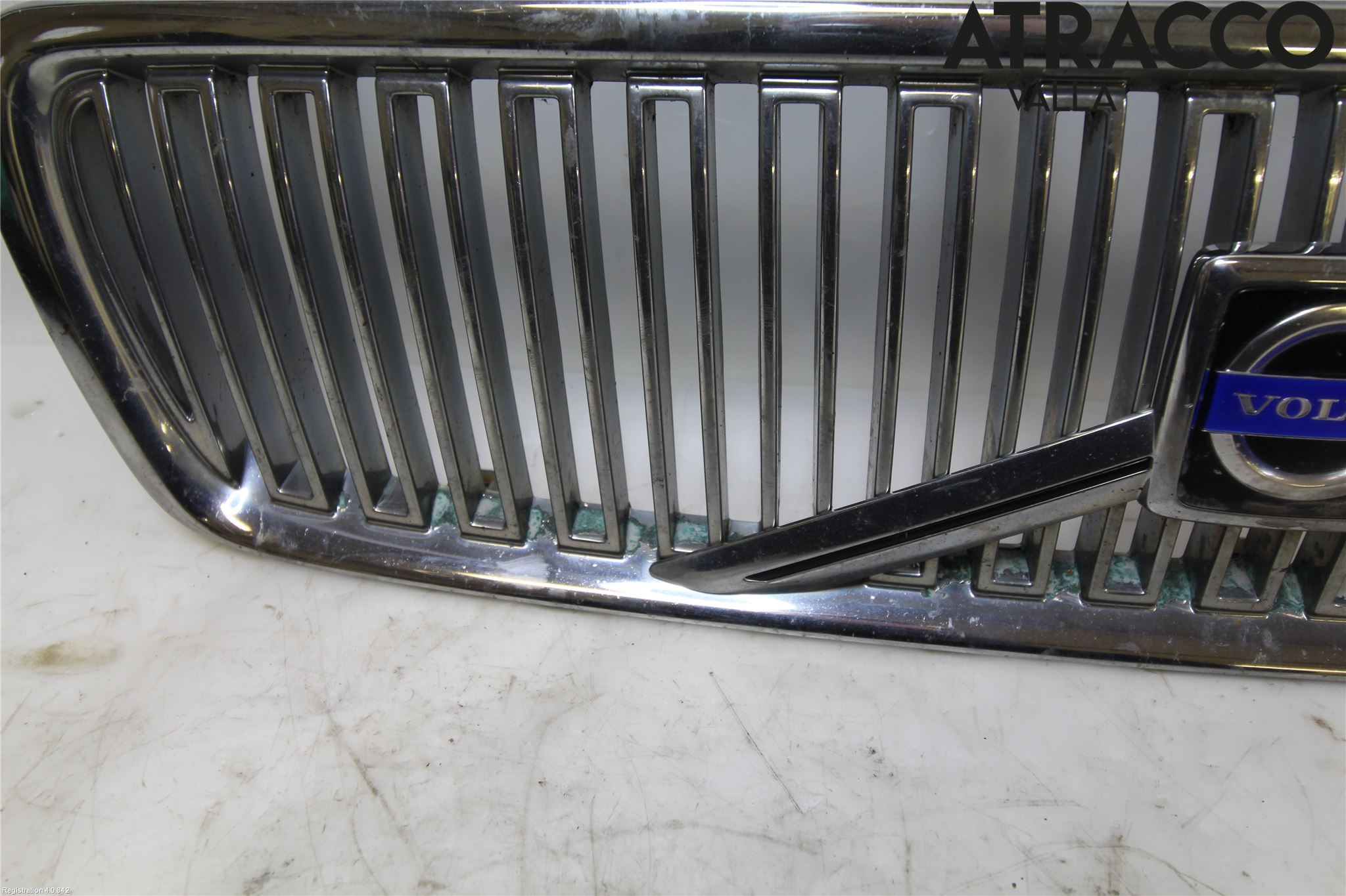 Volvo V70 00-04 Grill Komp